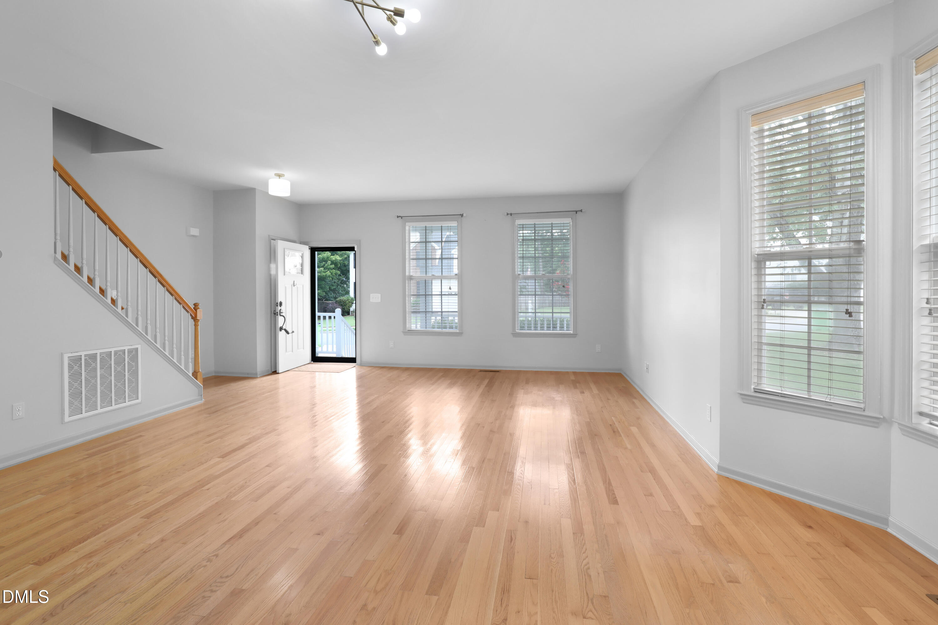 2113 Rocky Mountain Way Property Photo 7