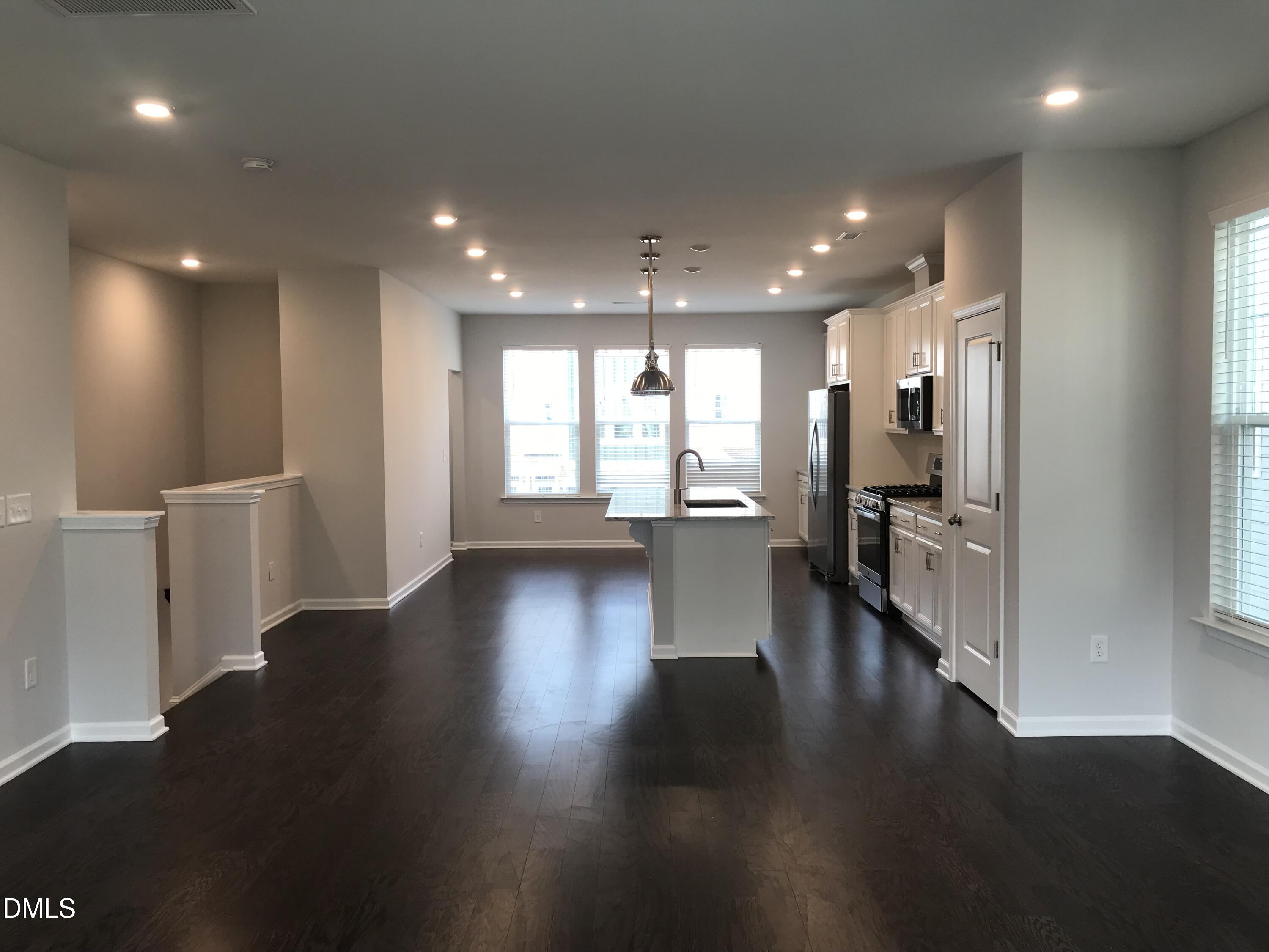 1042 Commack Drive Property Photo 3
