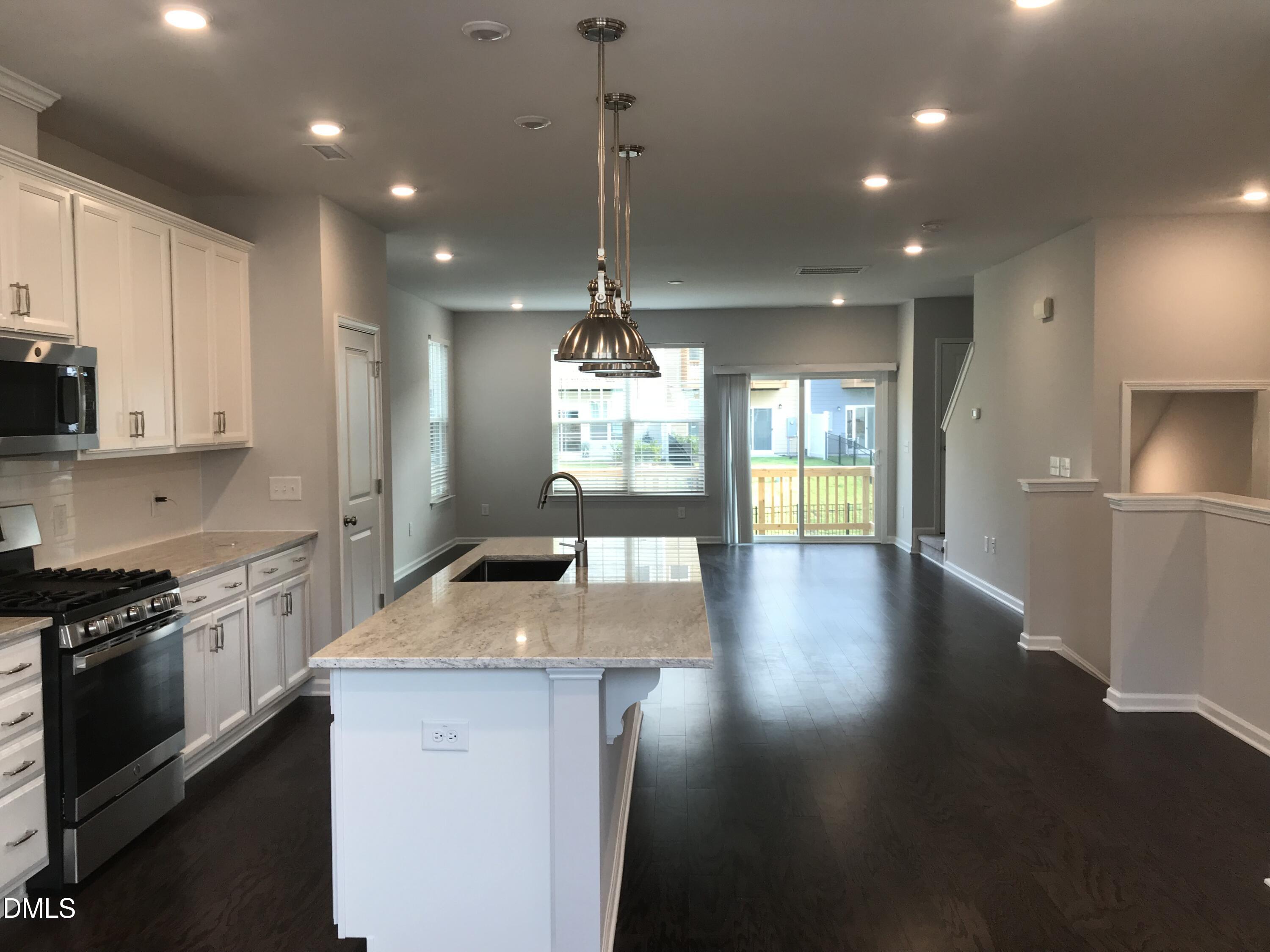 1042 Commack Drive Property Photo 4