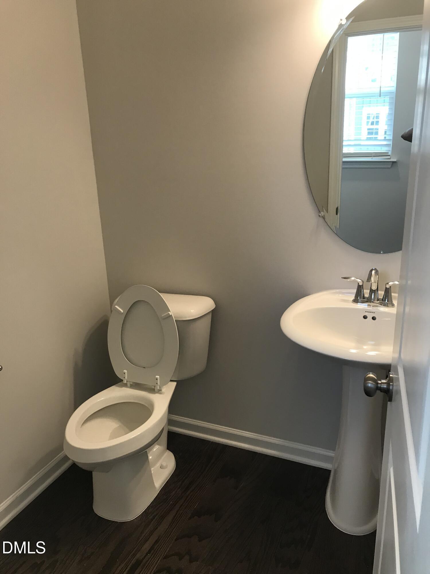 1042 Commack Drive Property Photo 8