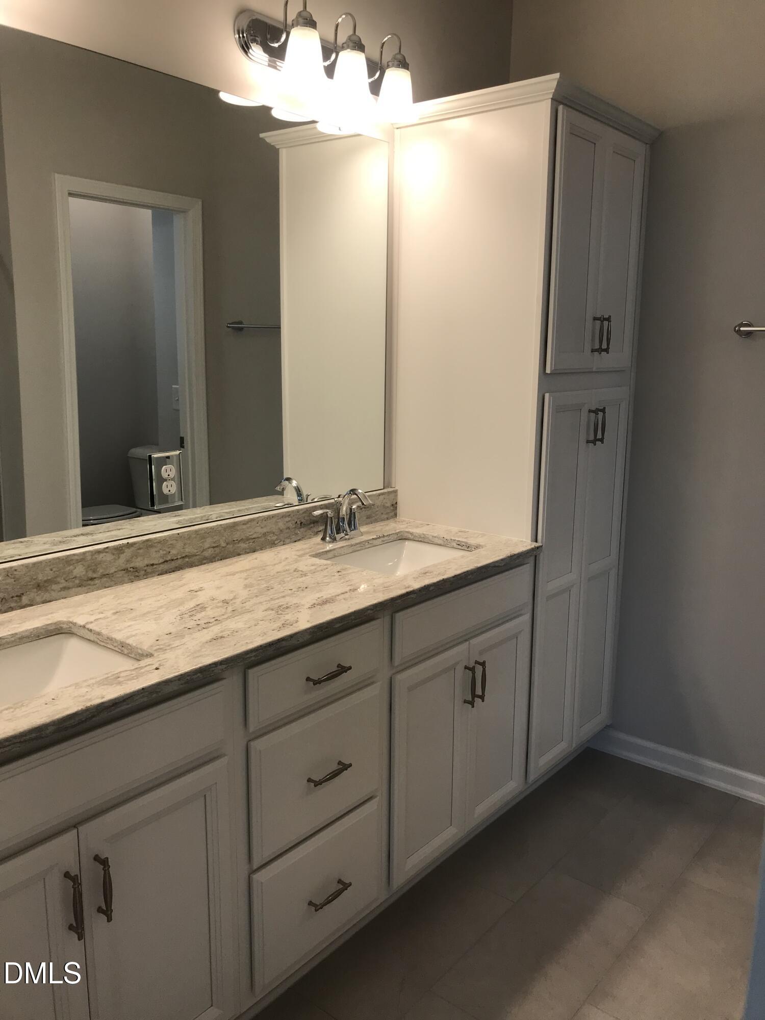 1042 Commack Drive Property Photo 10
