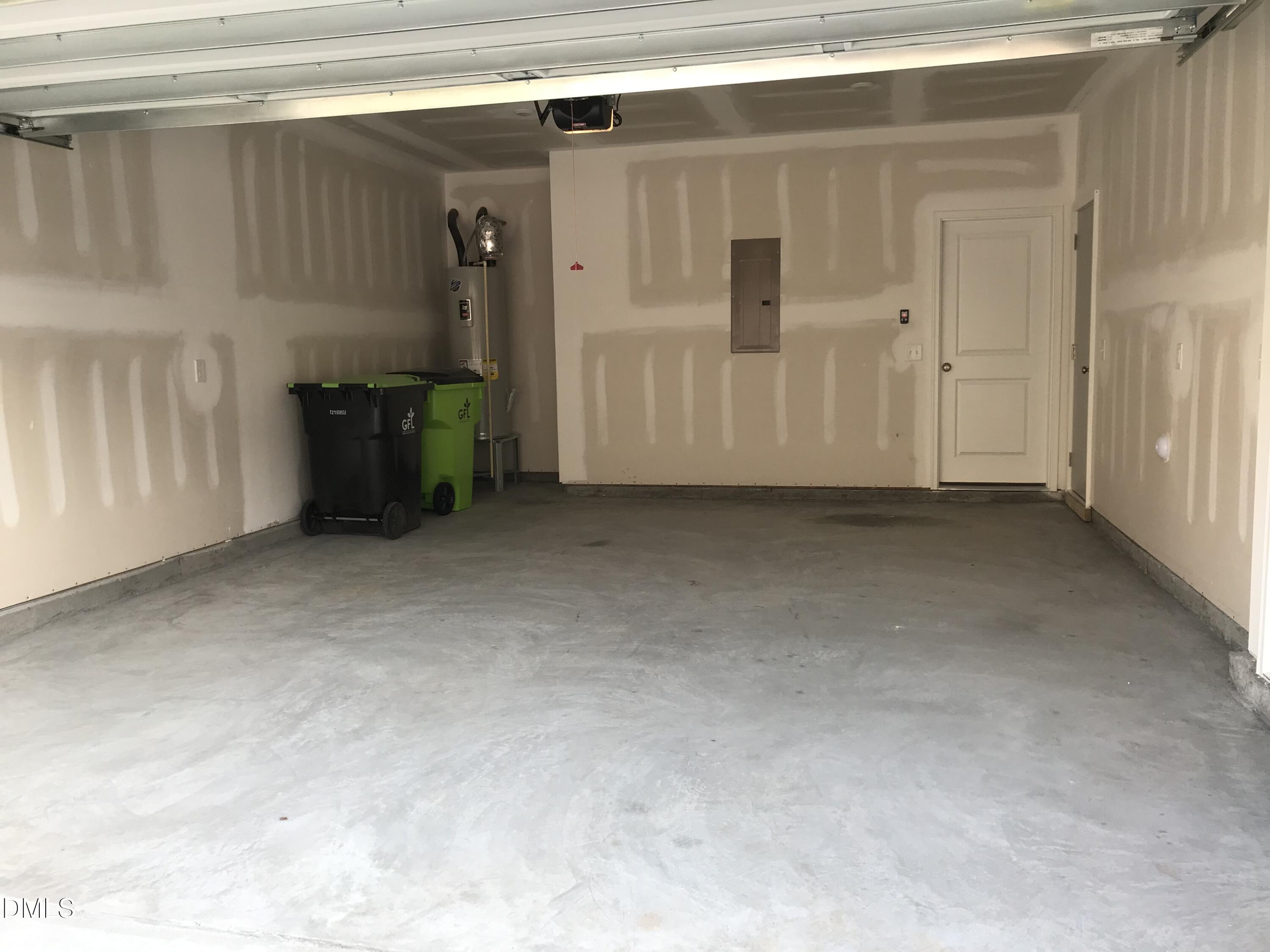 1042 Commack Drive Property Photo 18