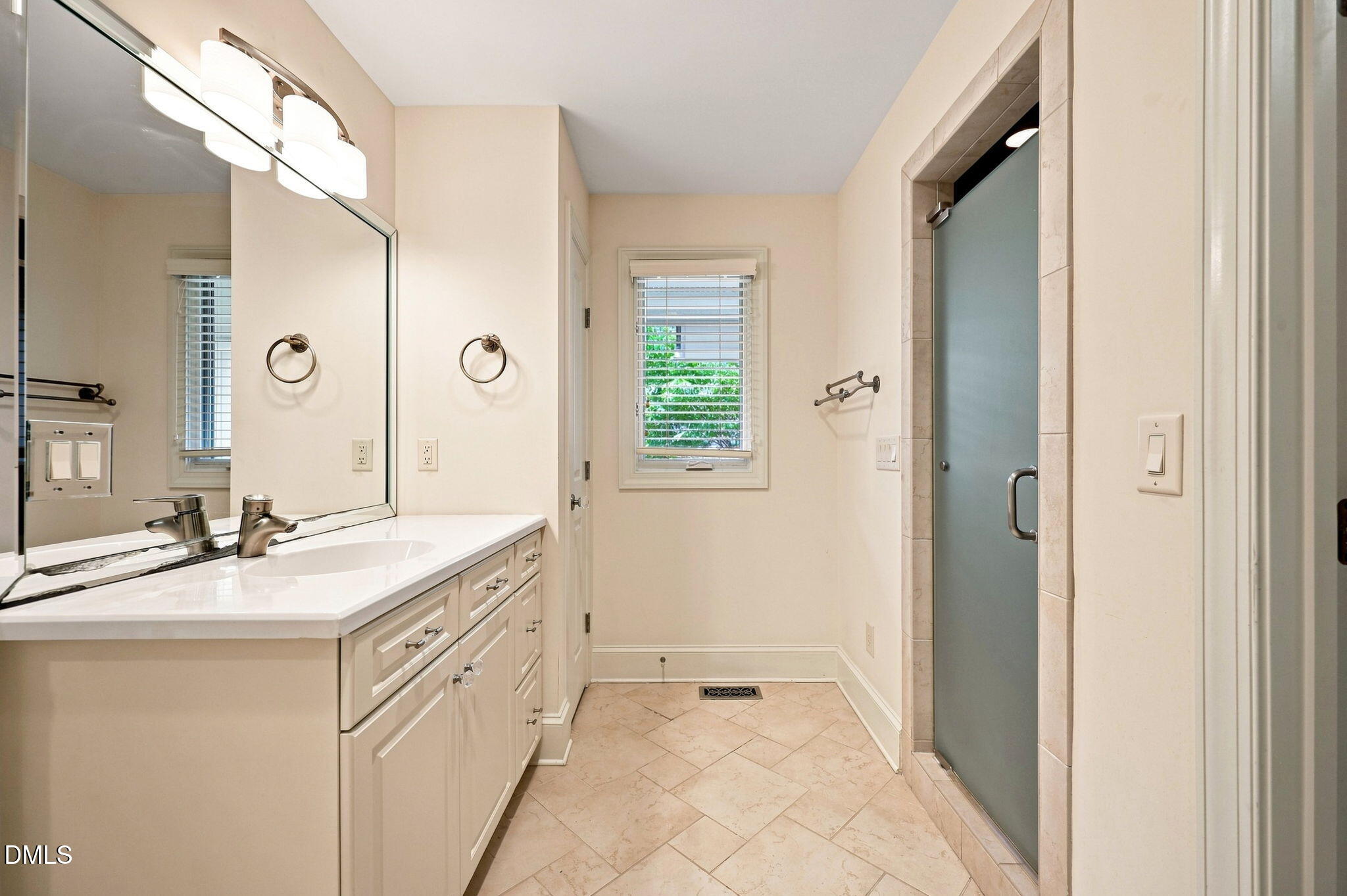 6804 Woodhaven Court Property Photo 19