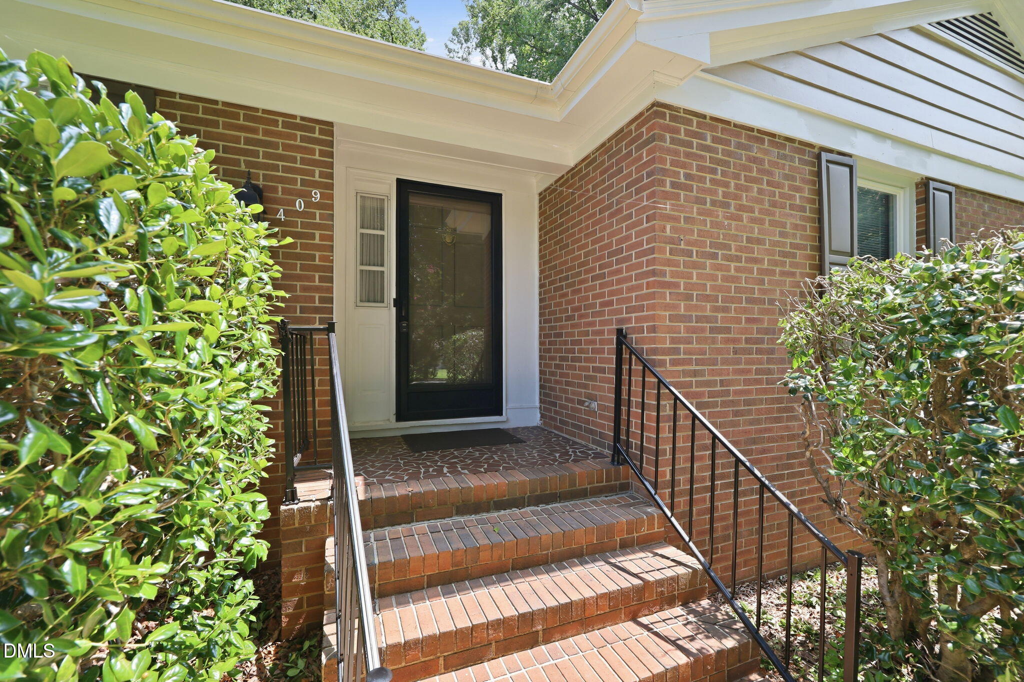 409 Oakridge Road Property Photo 2