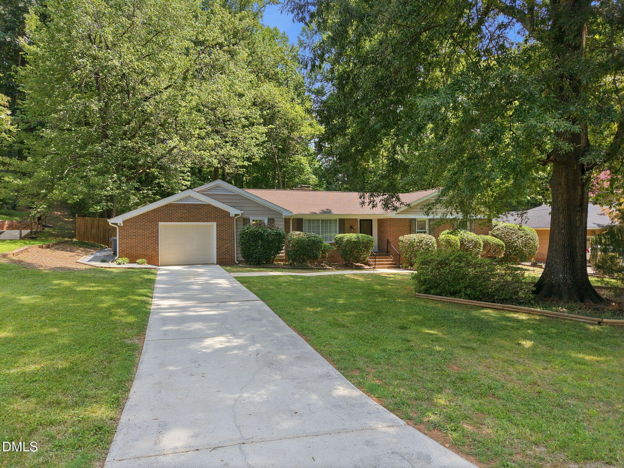 409 Oakridge Road Property Photo 3