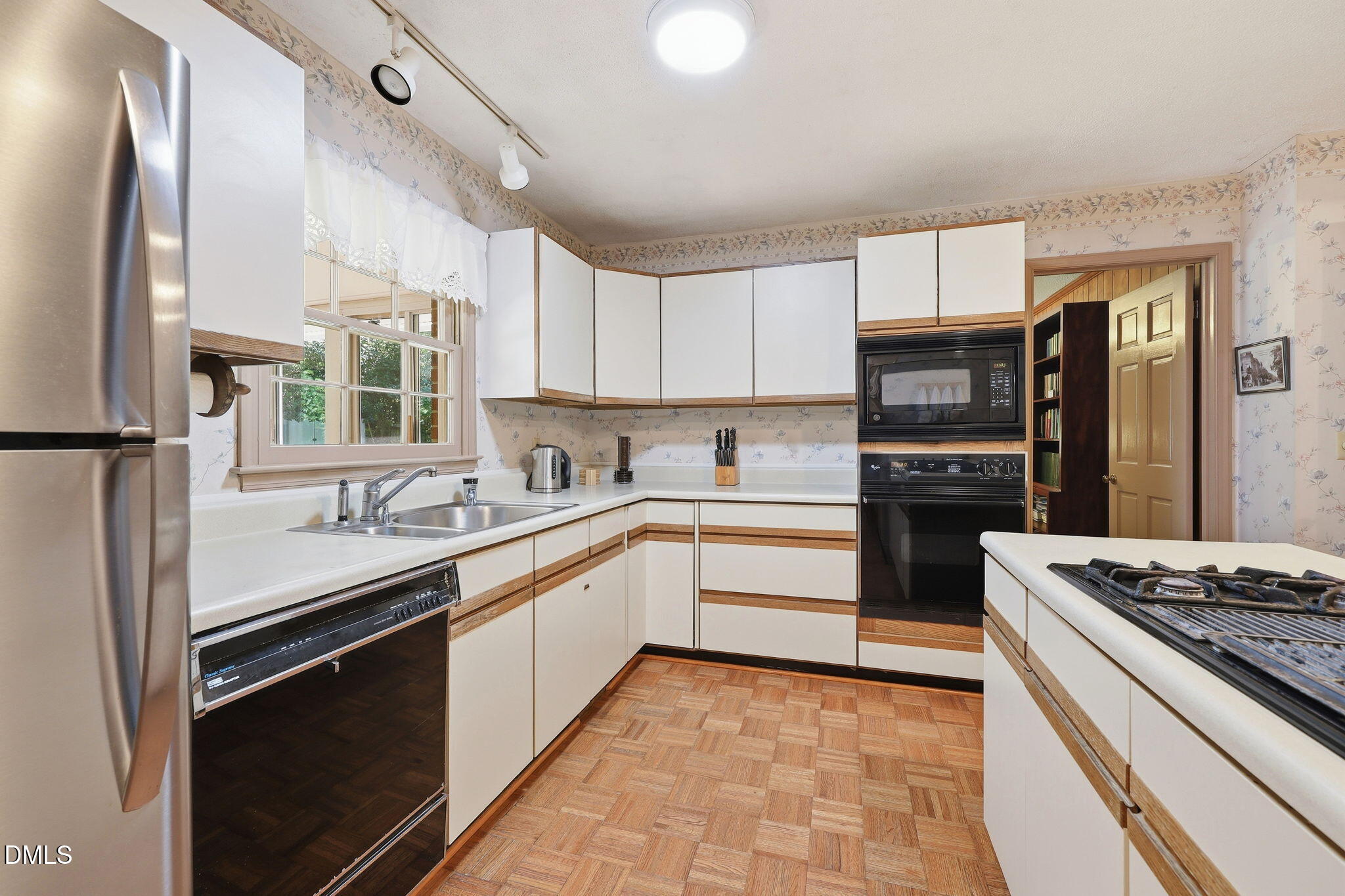 409 Oakridge Road Property Photo 12