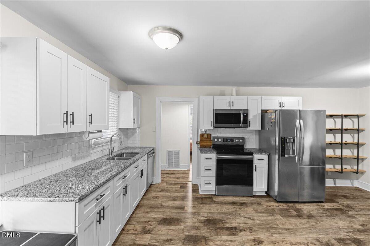 1014 E Club Boulevard Property Photo 5