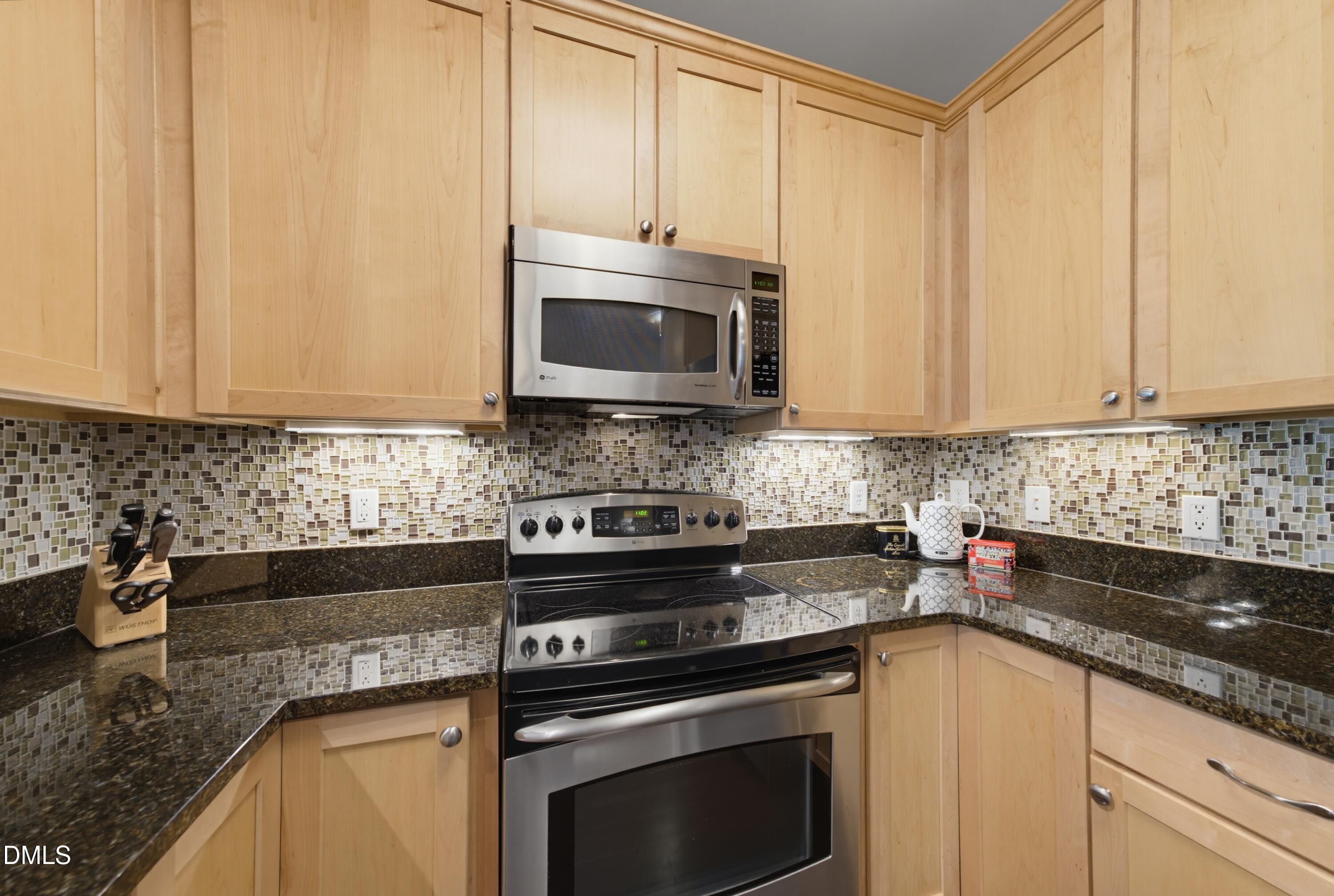 444 S Blount Street 325 Property Photo 14