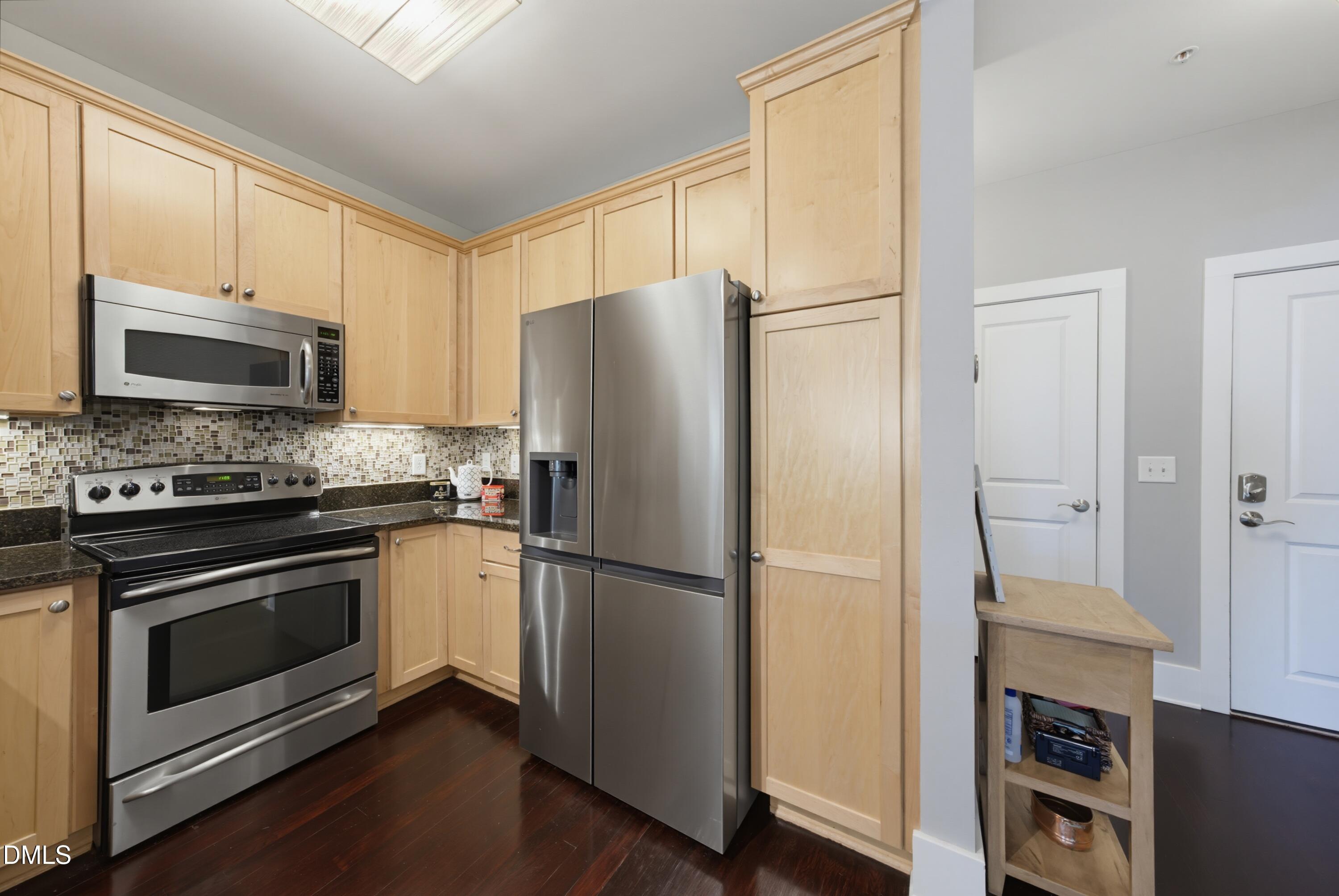 444 S Blount Street 325 Property Photo 18