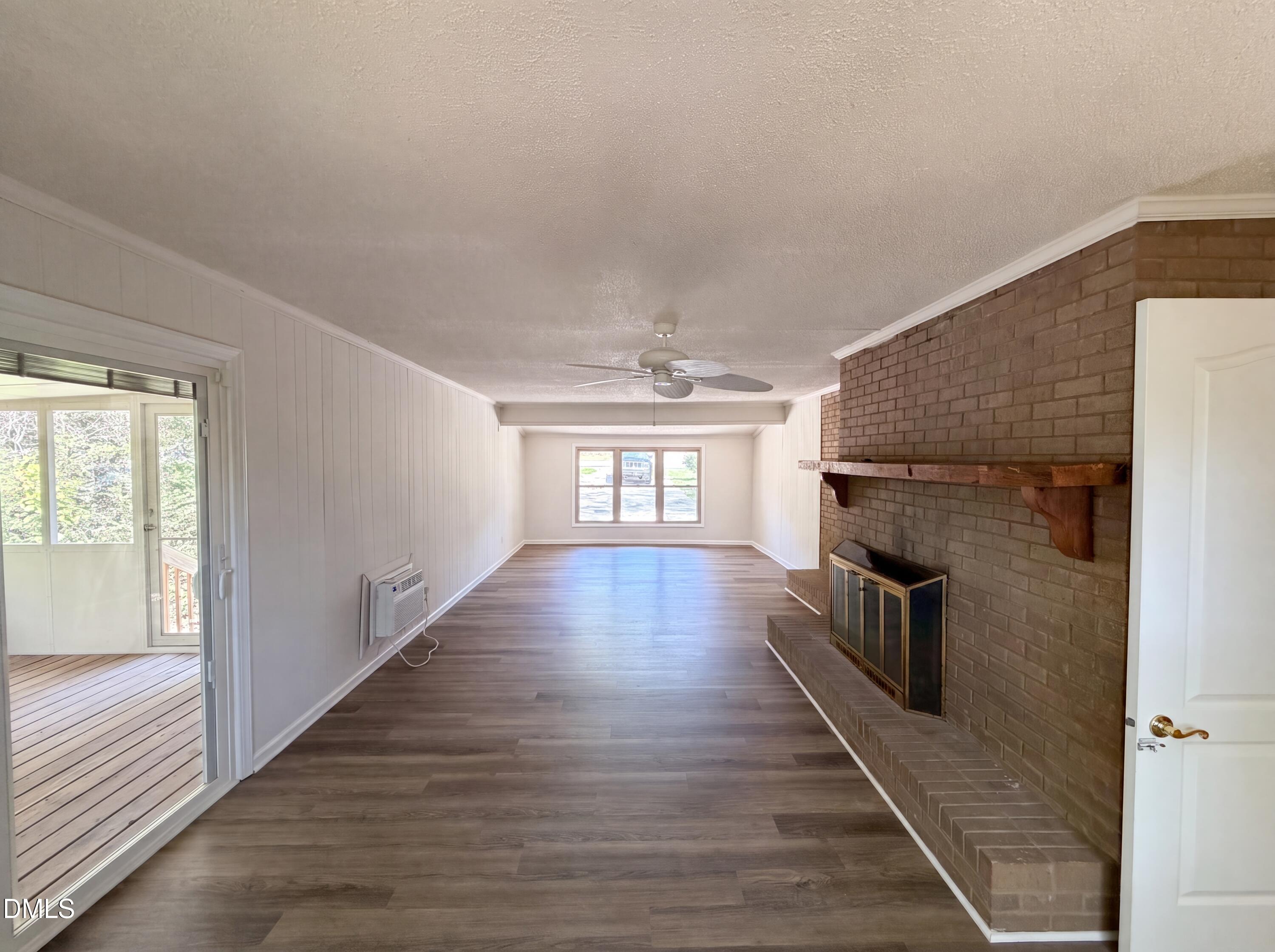 2560 Mangum Avenue Property Photo 2