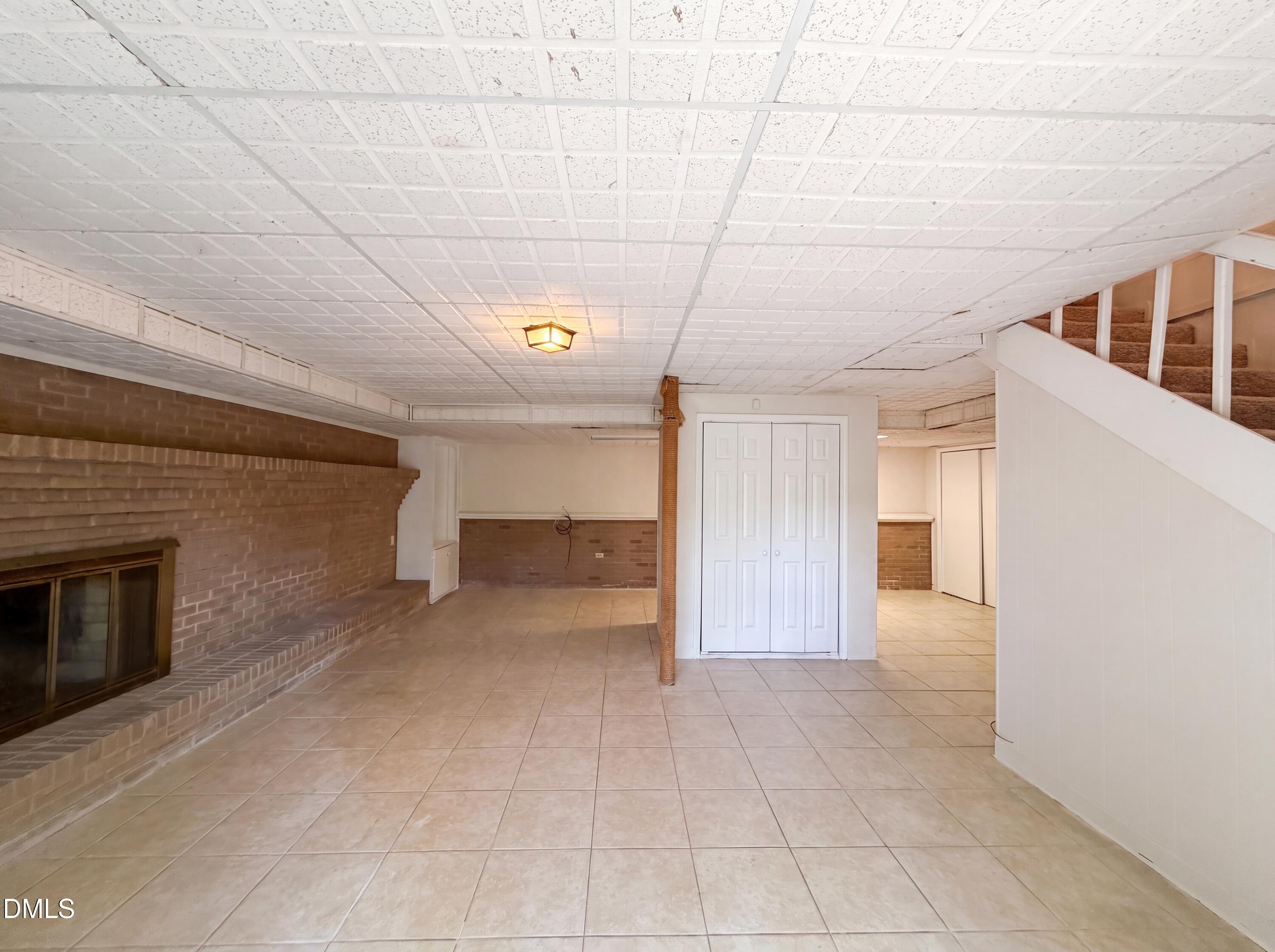 2560 Mangum Avenue Property Photo 3