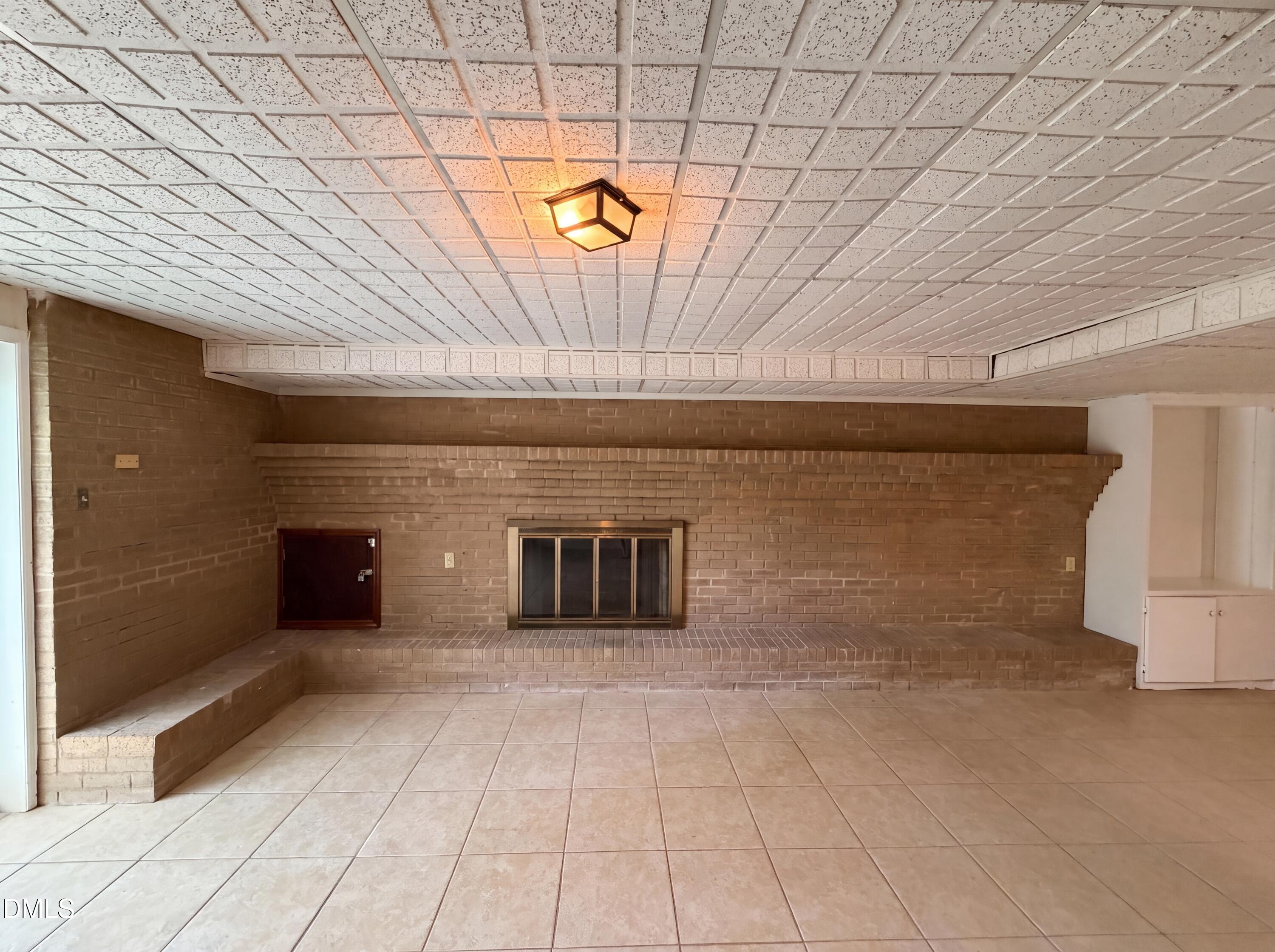 2560 Mangum Avenue Property Photo 4