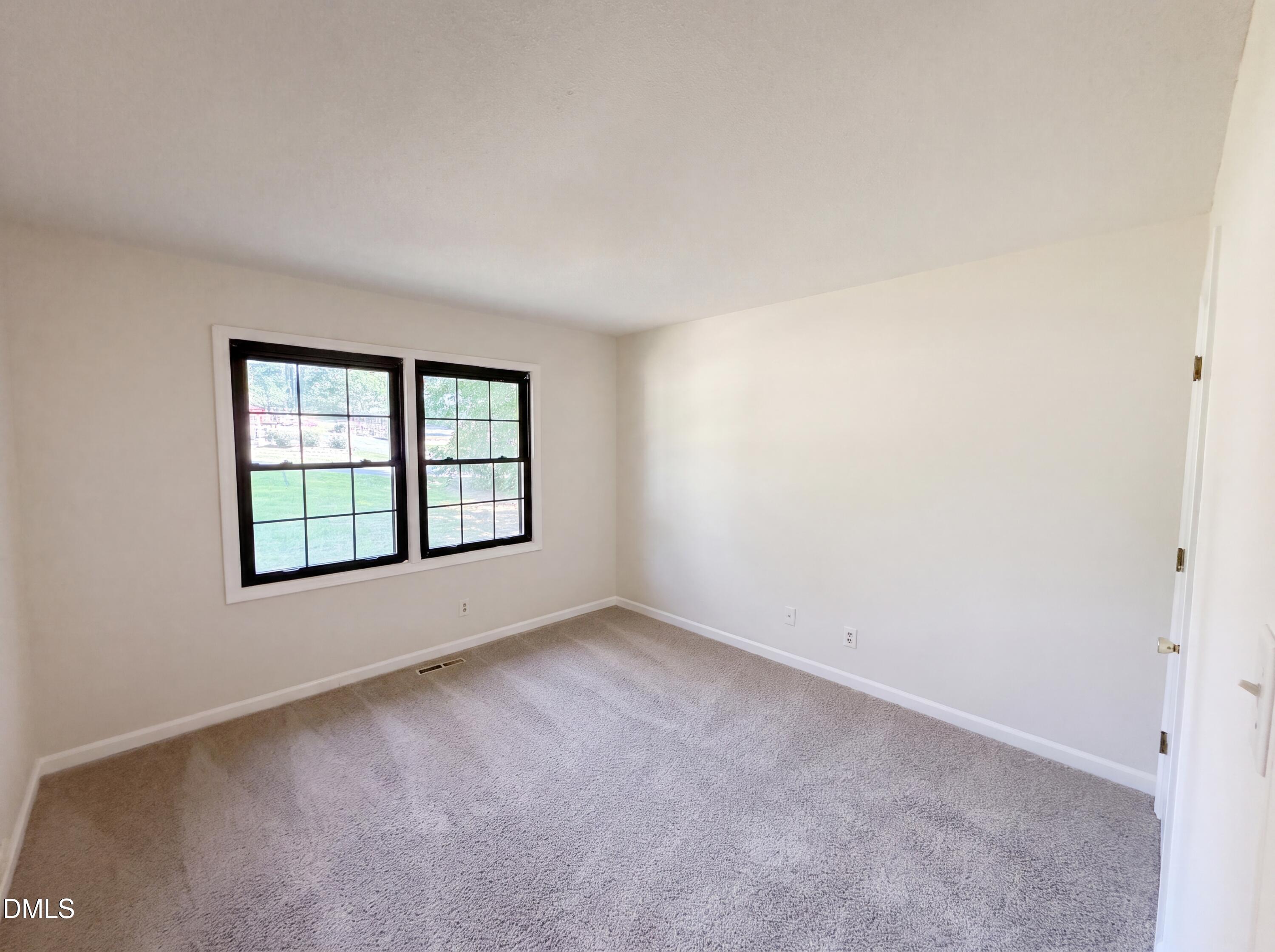 2560 Mangum Avenue Property Photo 8