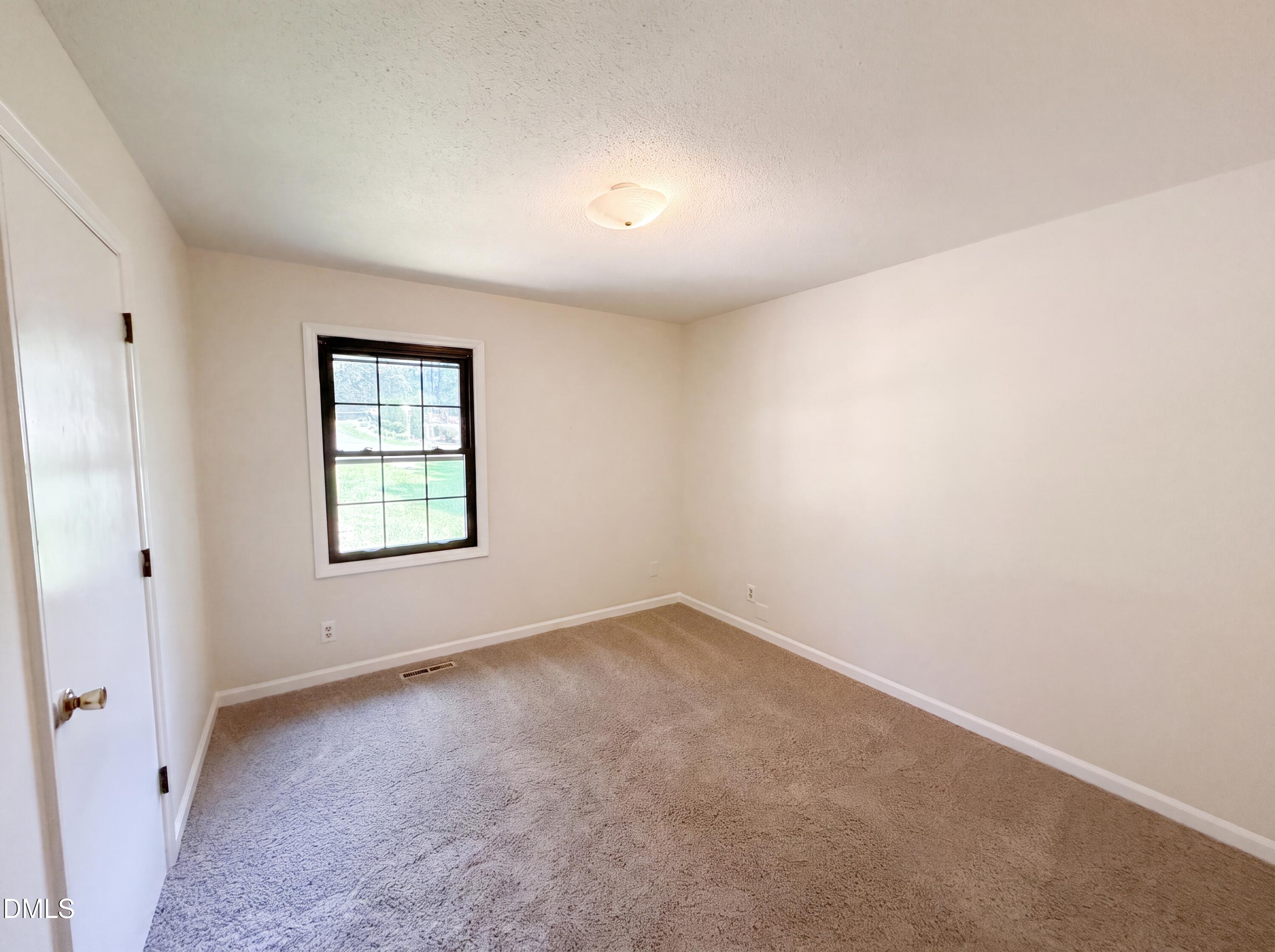 2560 Mangum Avenue Property Photo 9