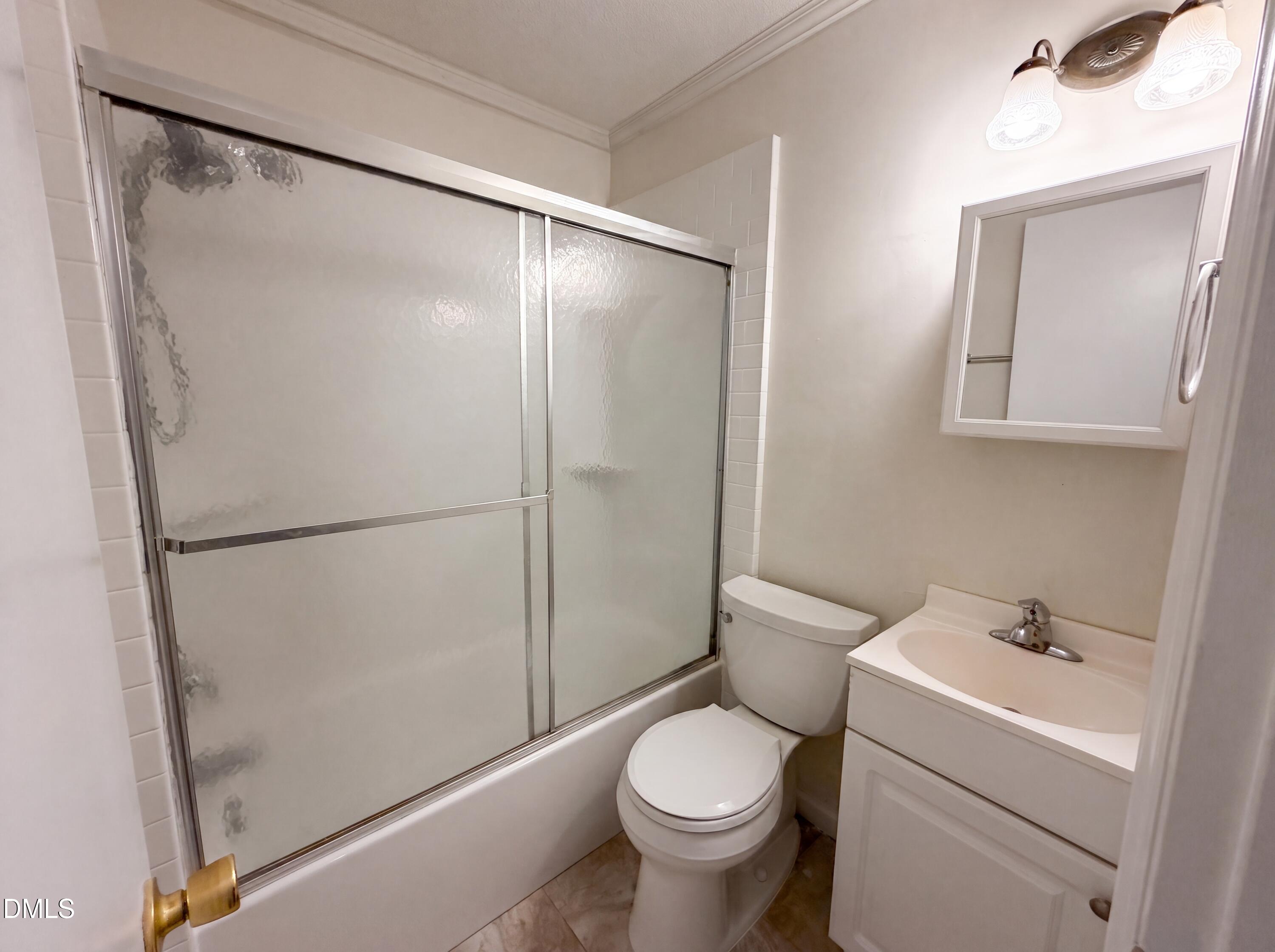 2560 Mangum Avenue Property Photo 11