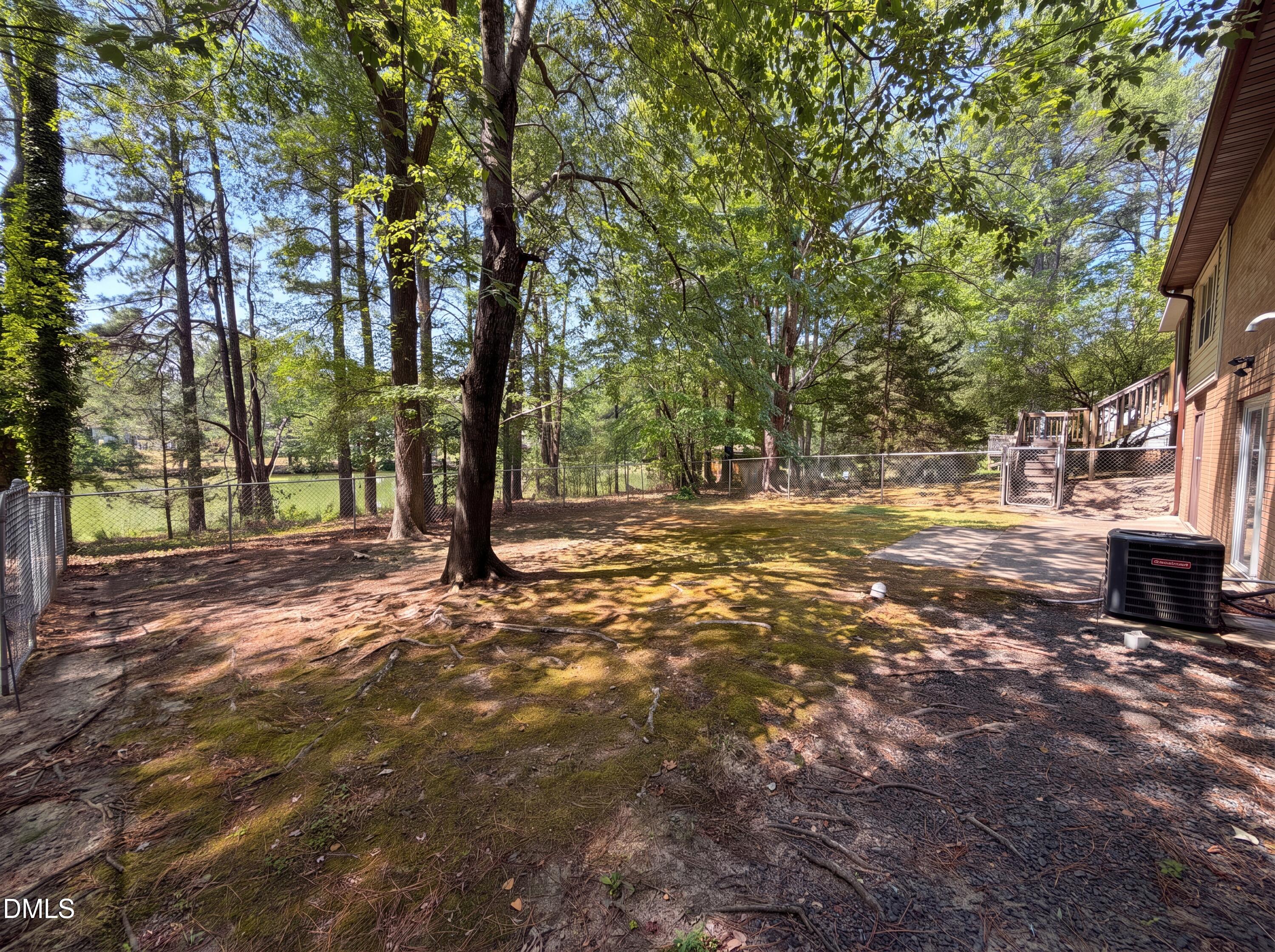 2560 Mangum Avenue Property Photo 17