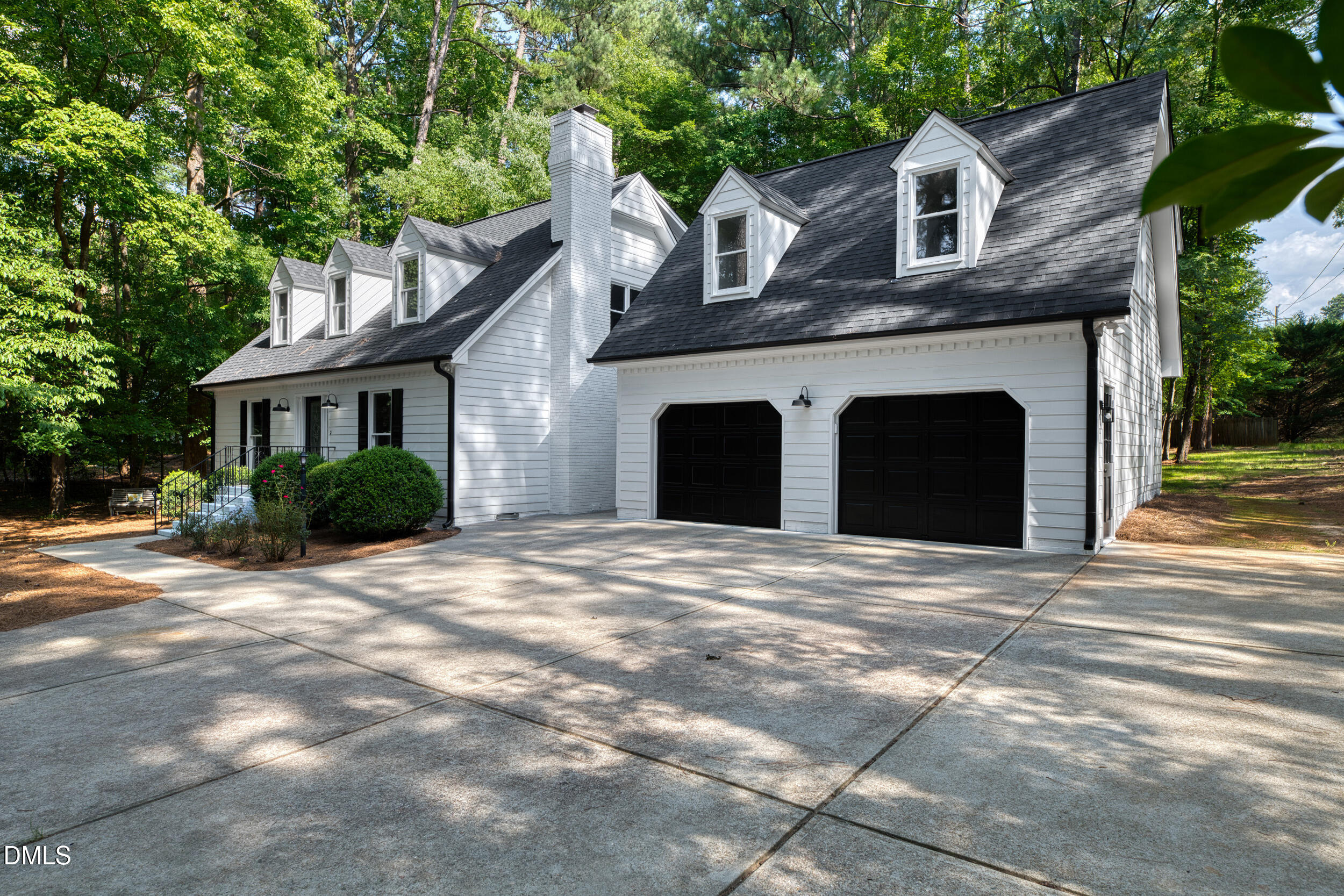 600 Brittany Bay E Property Photo 2
