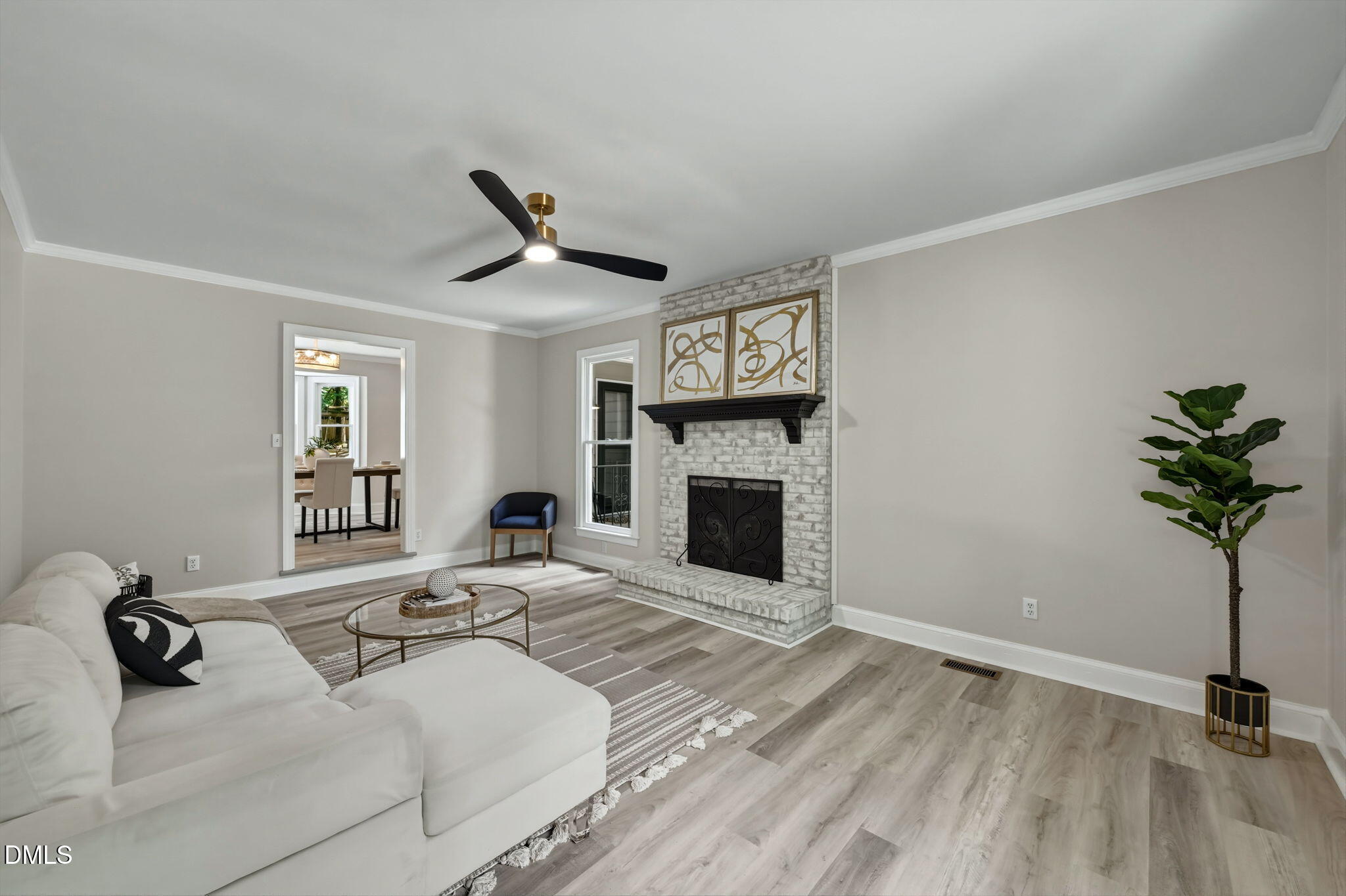 600 Brittany Bay E Property Photo 5