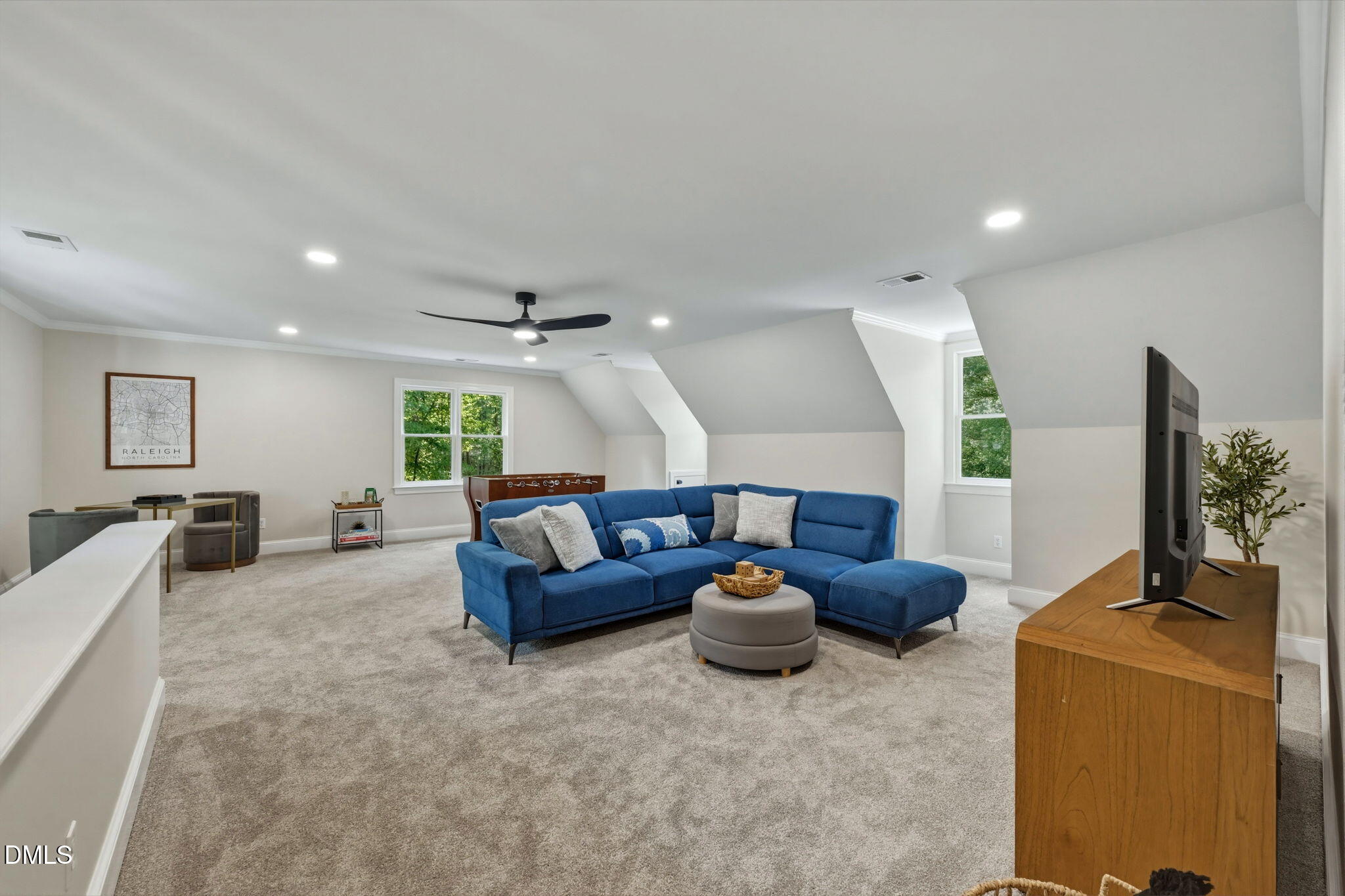 600 Brittany Bay E Property Photo 12