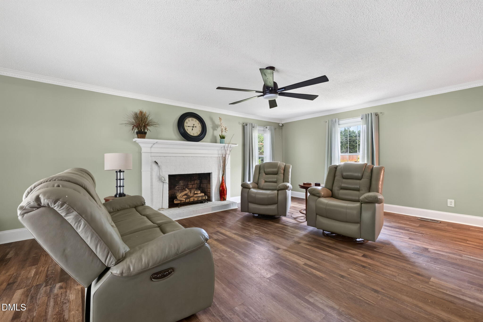 2900 Meadowview Court Property Photo 11
