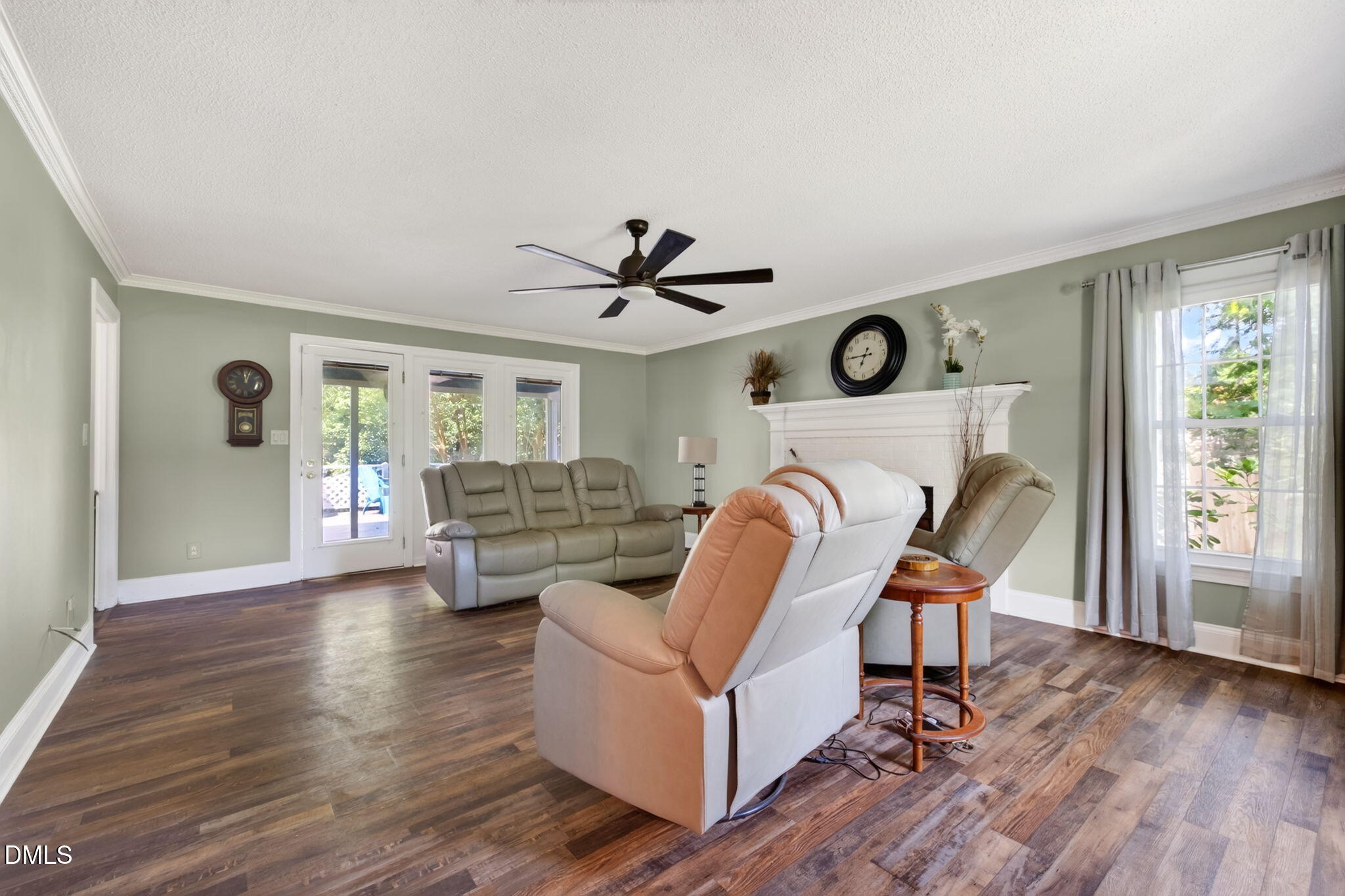 2900 Meadowview Court Property Photo 12