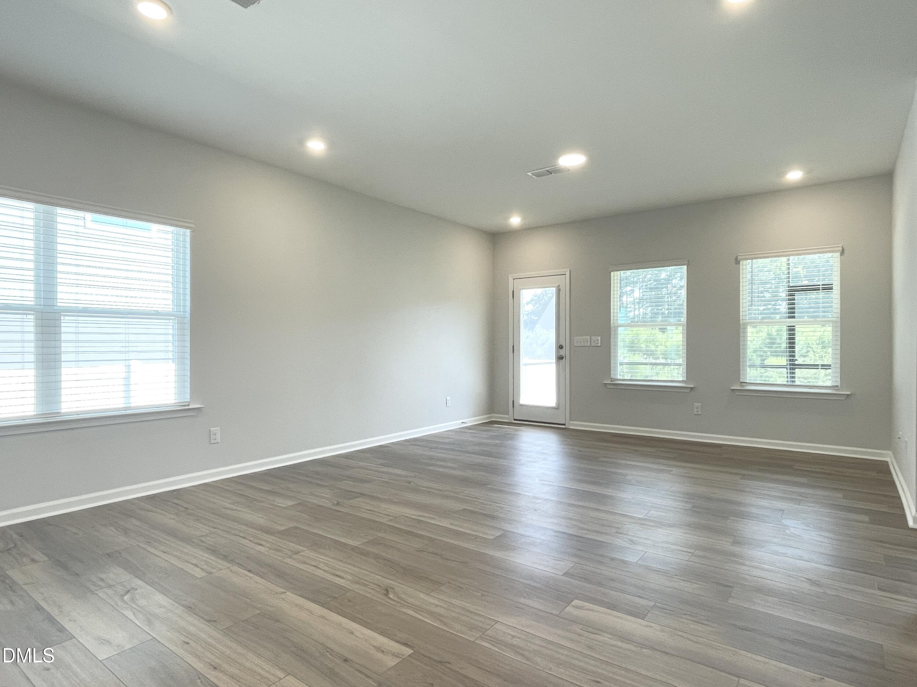 1605 Immagene Way Property Photo 9