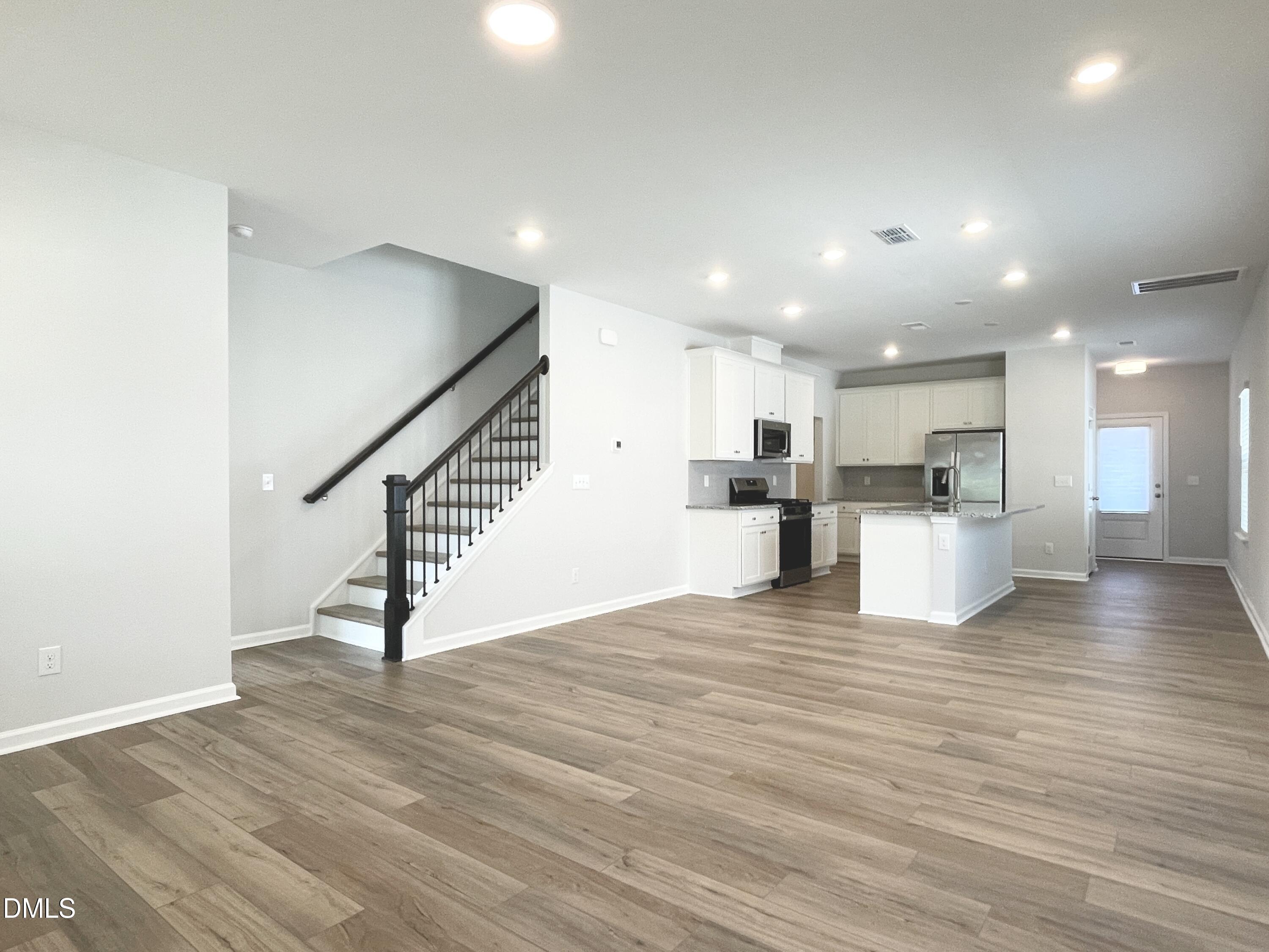 1605 Immagene Way Property Photo 11