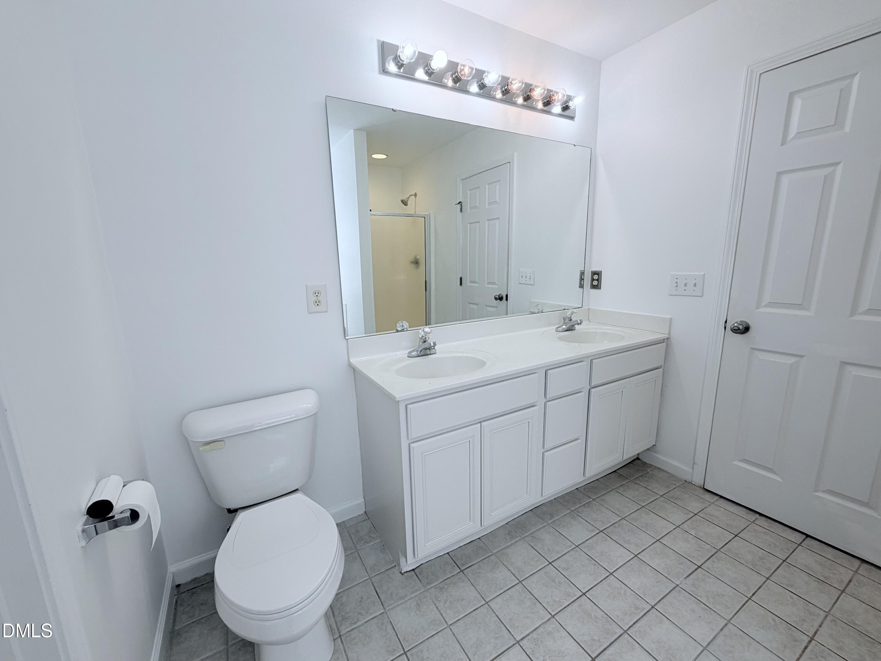 9915 Wasser Court Property Photo 11