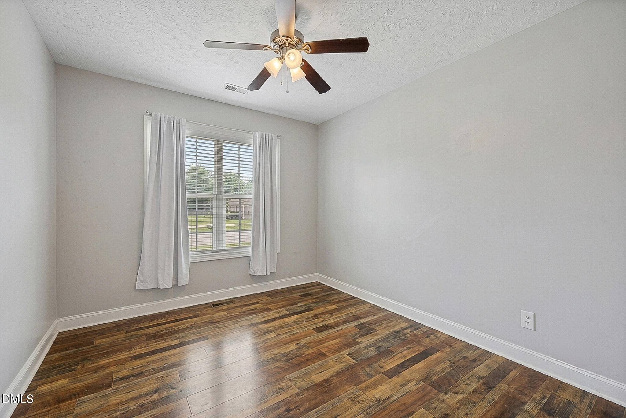10417 Carsons Creek Drive Property Photo 13