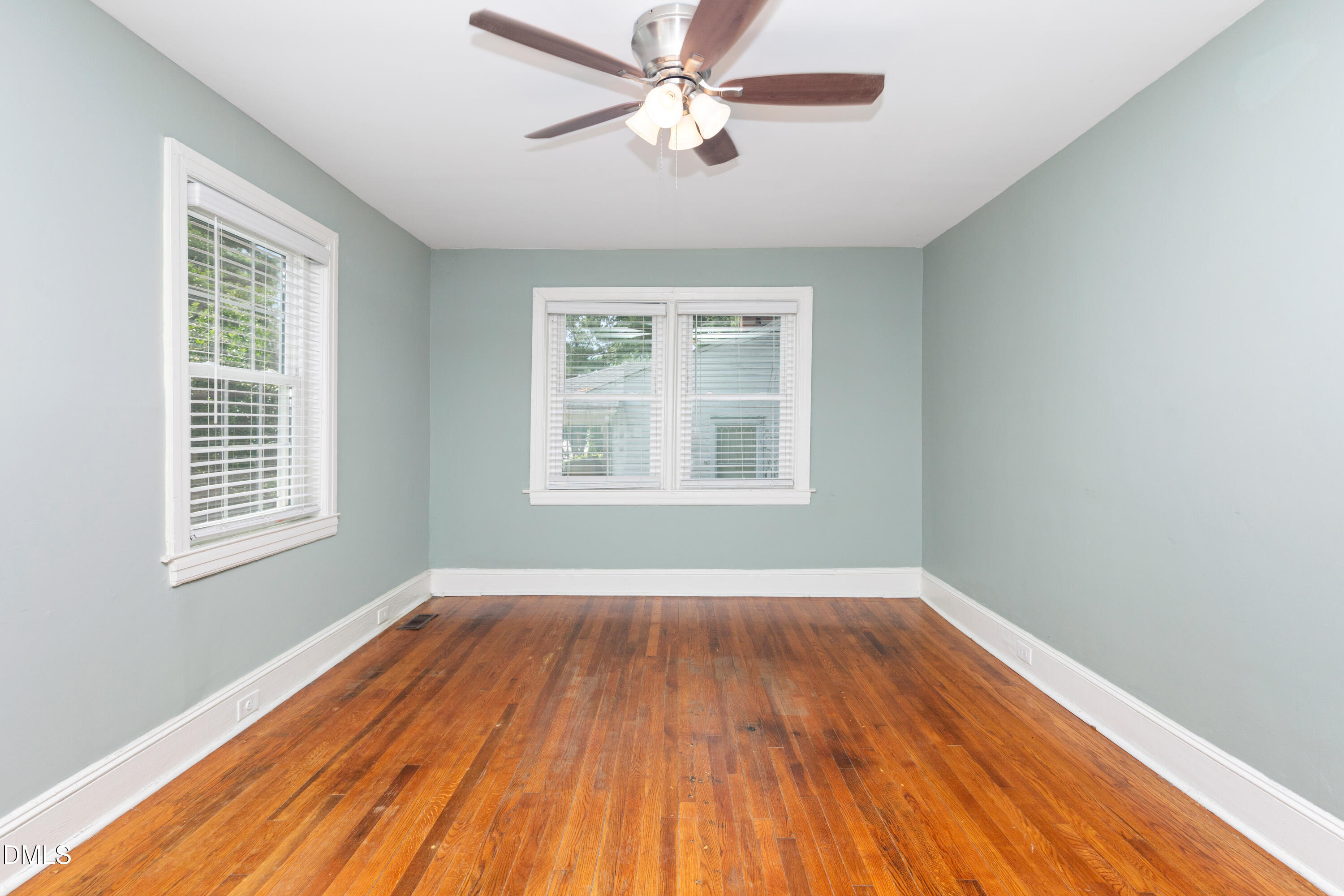 309 E Jones Street Property Photo 6