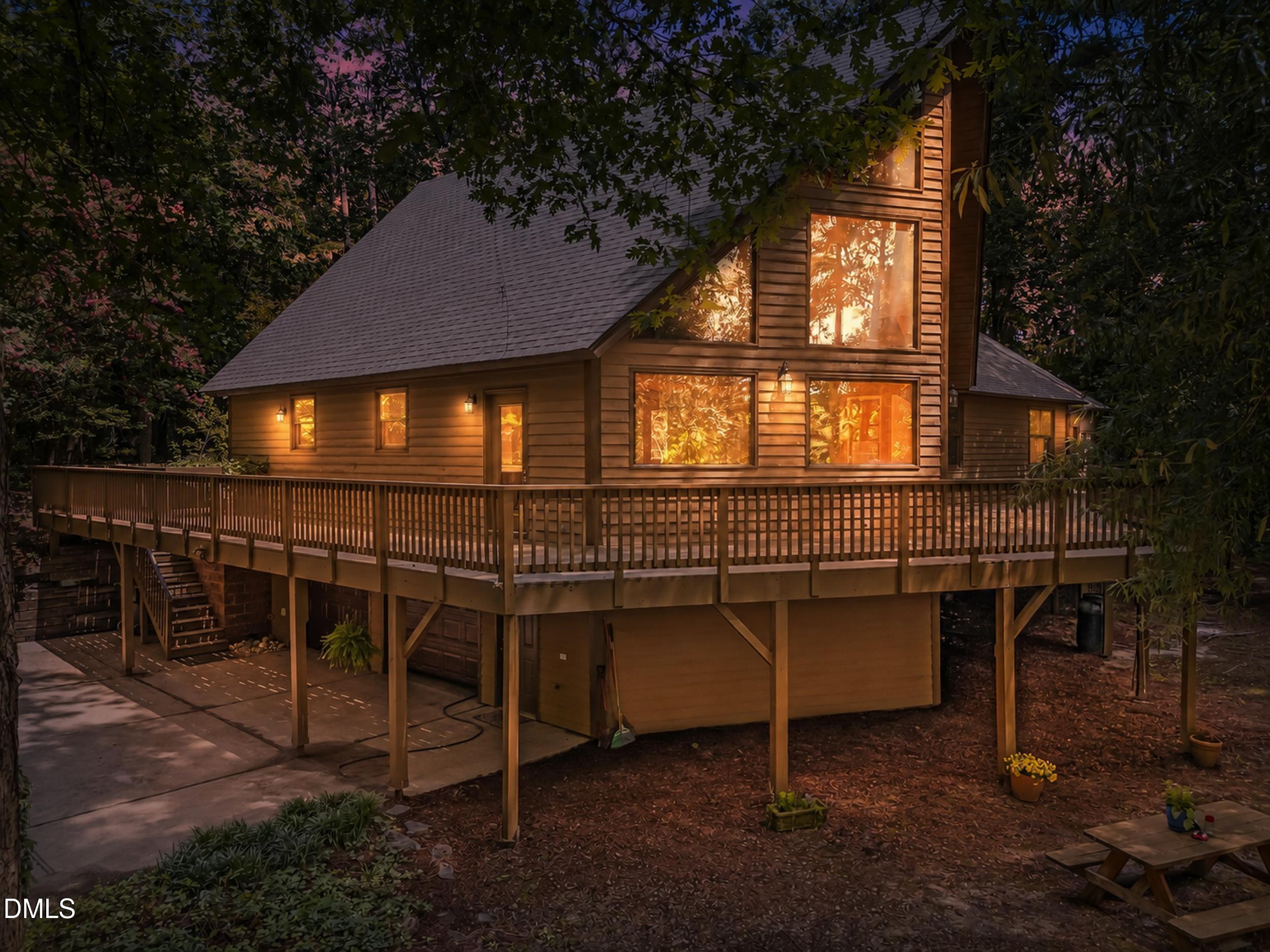 1621 Pearces Road Property Photo 3