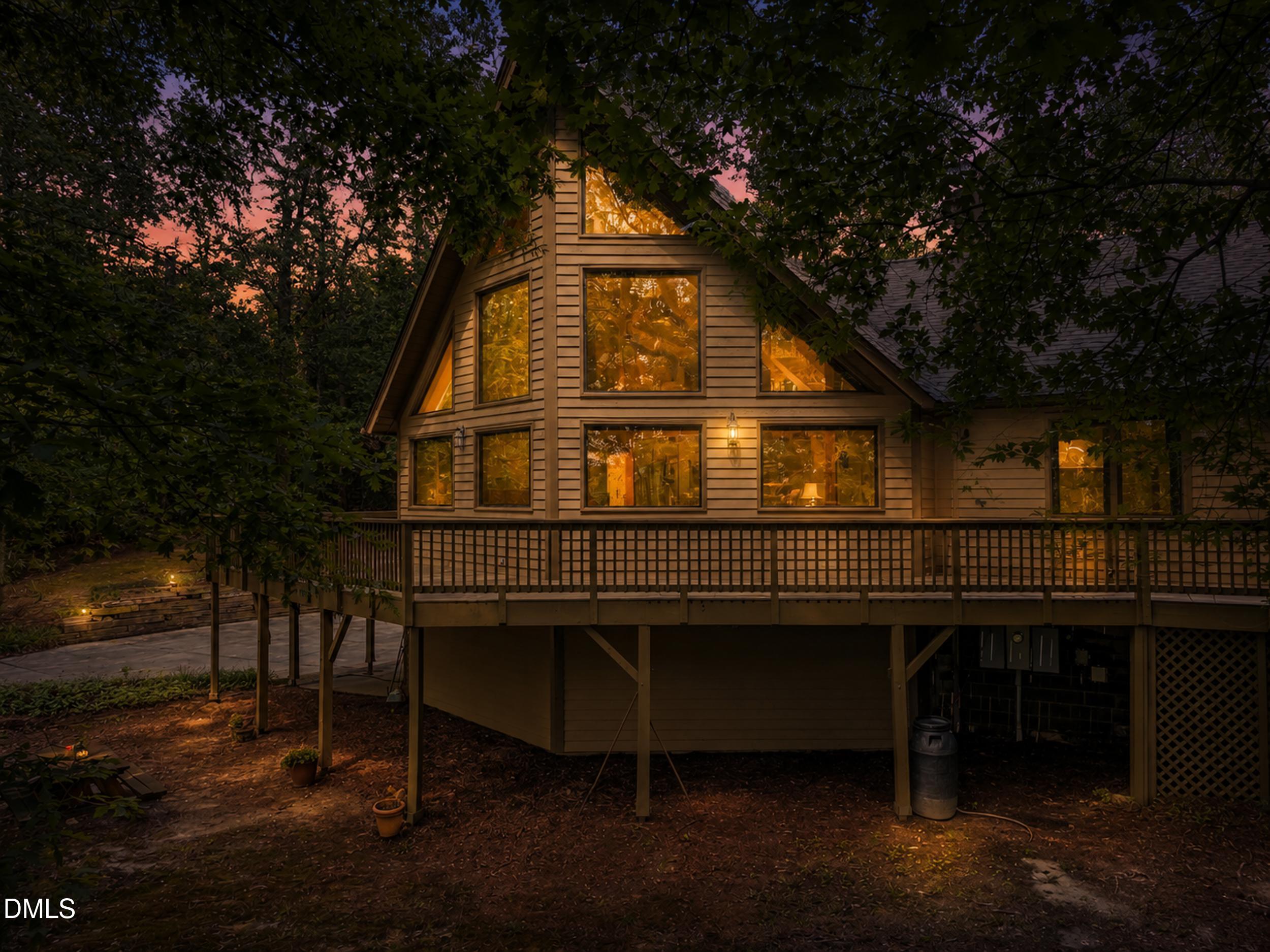1621 Pearces Road Property Photo 4