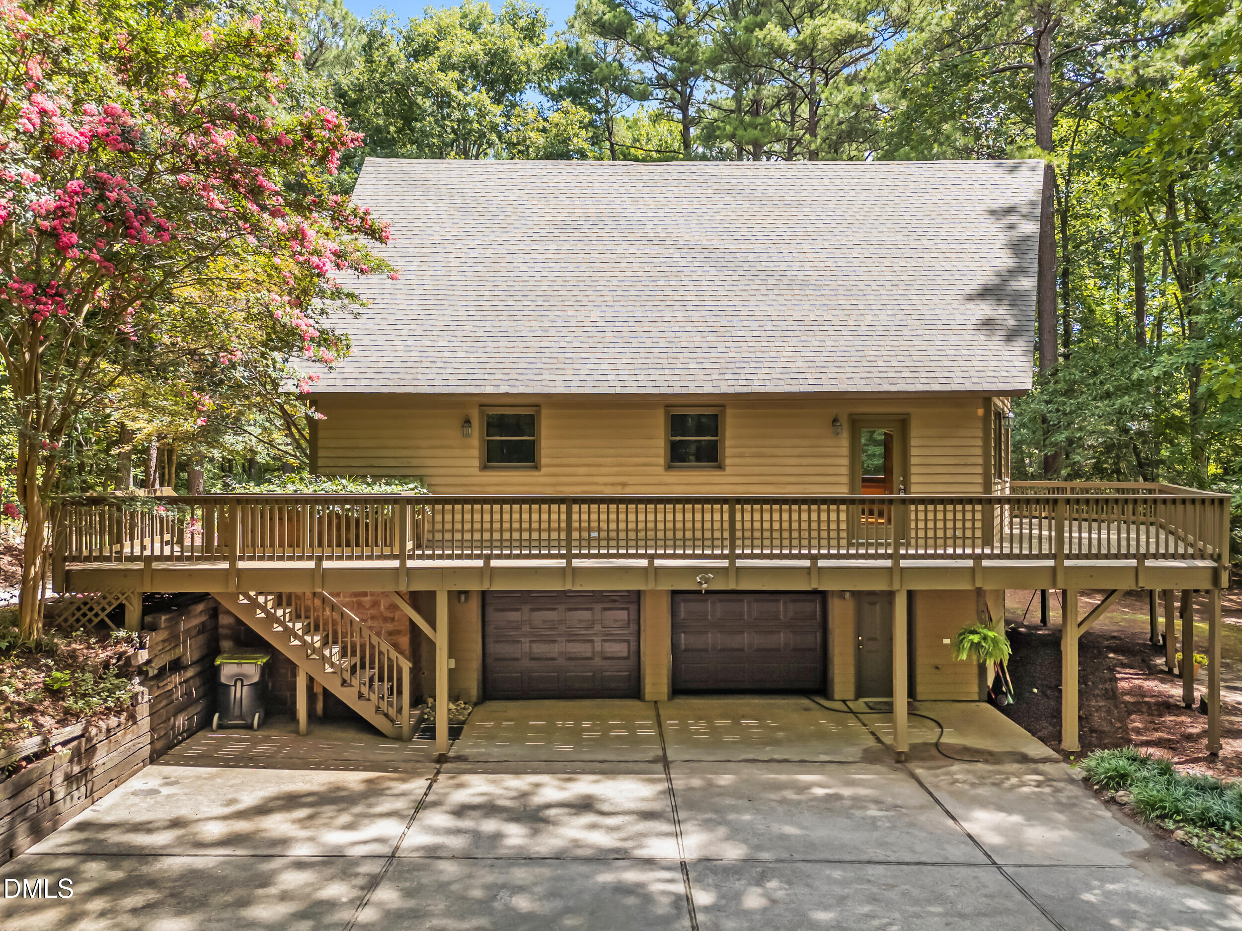 1621 Pearces Road Property Photo 8