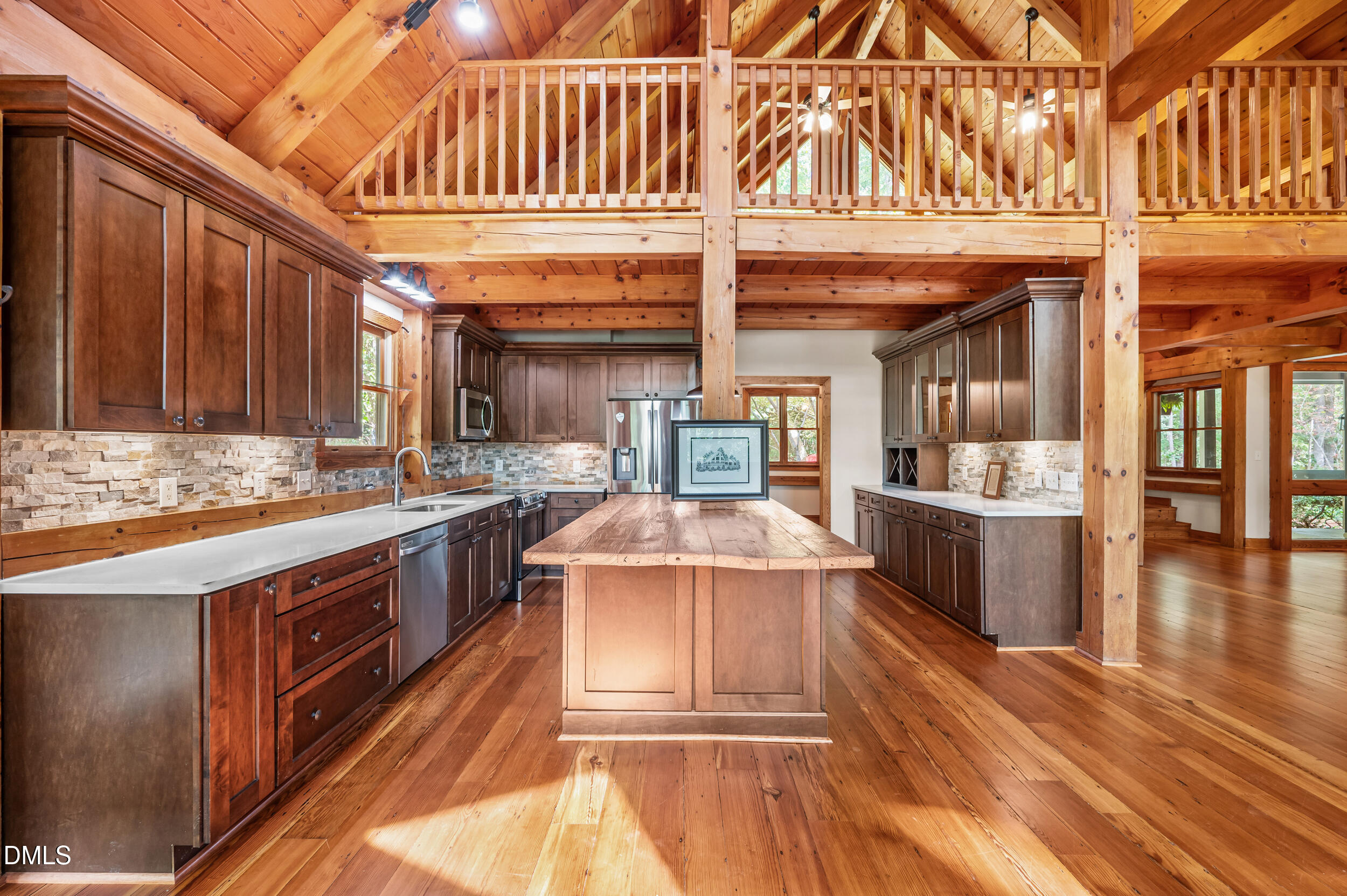 1621 Pearces Road Property Photo 14