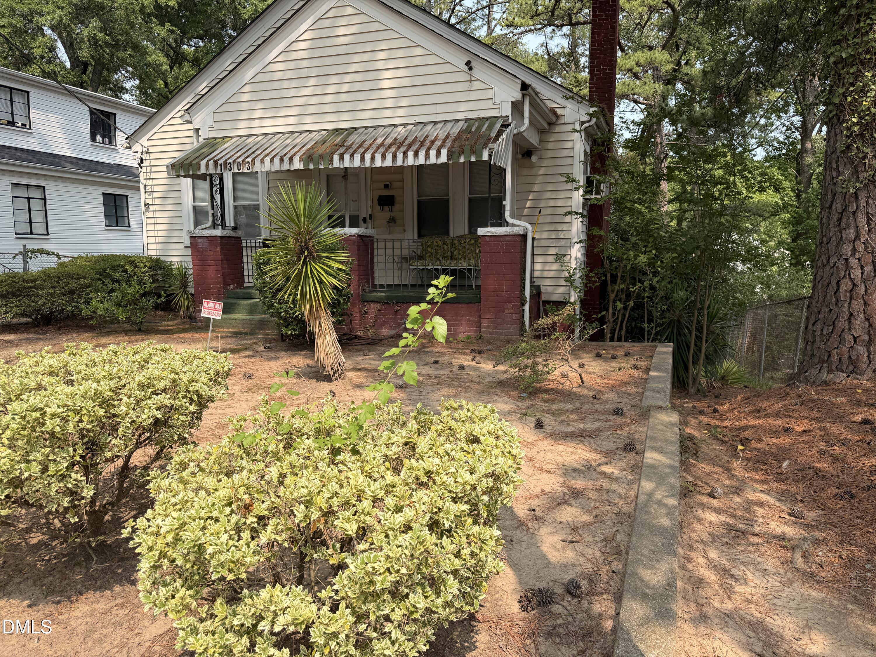 1303 Lincoln Street Property Photo 3