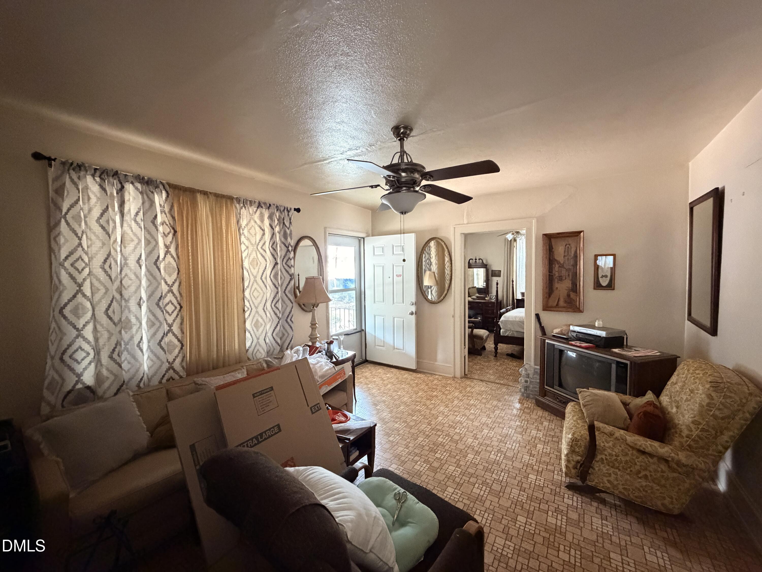 1303 Lincoln Street Property Photo 4