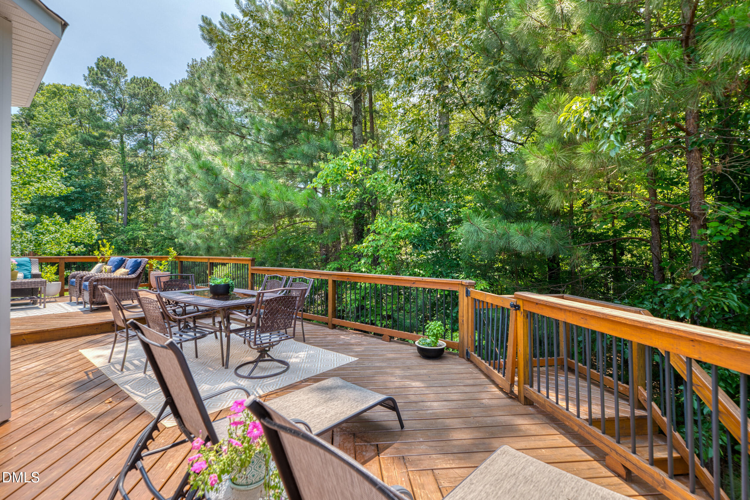 106 Silver Pine Court Property Photo 24