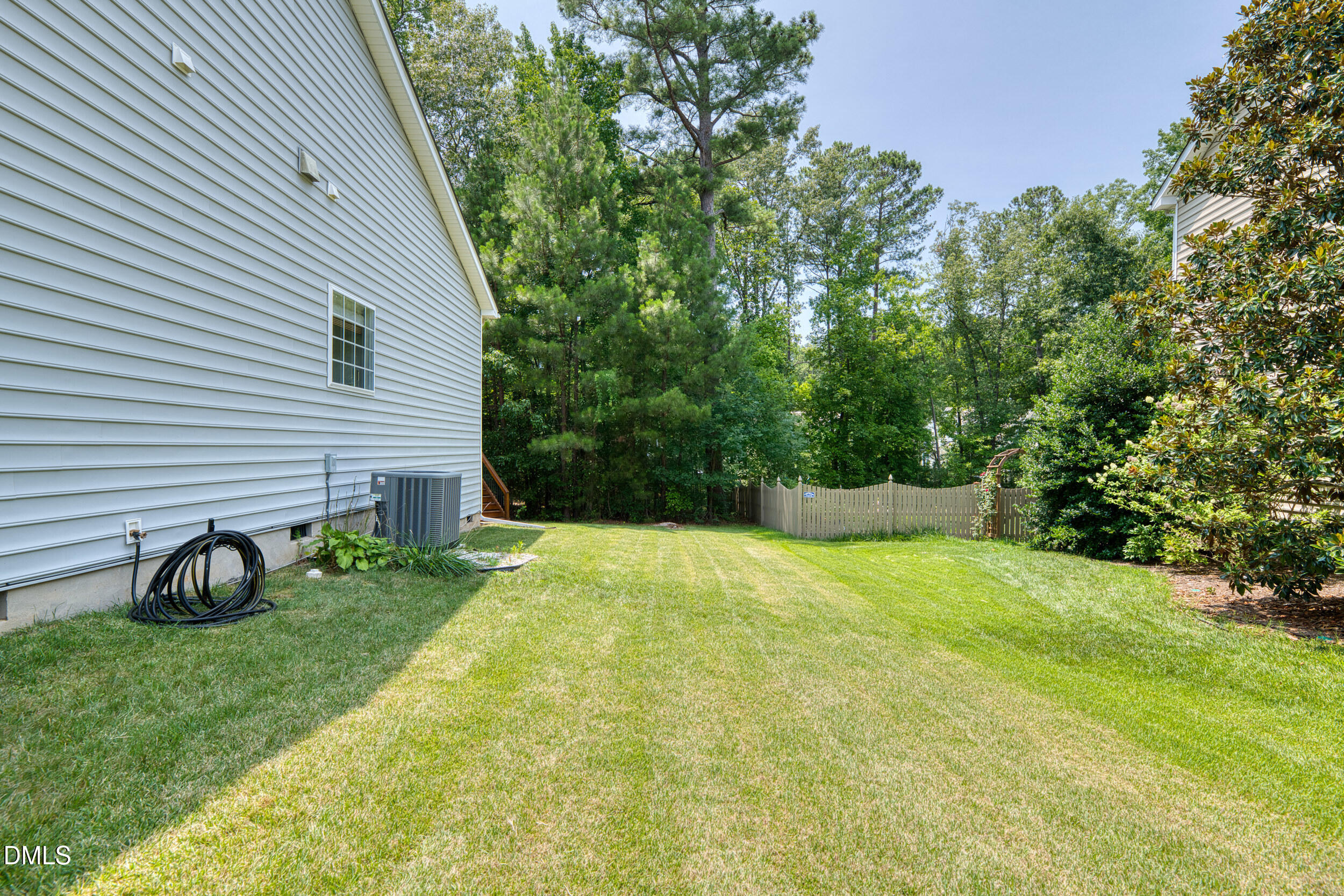 106 Silver Pine Court Property Photo 25