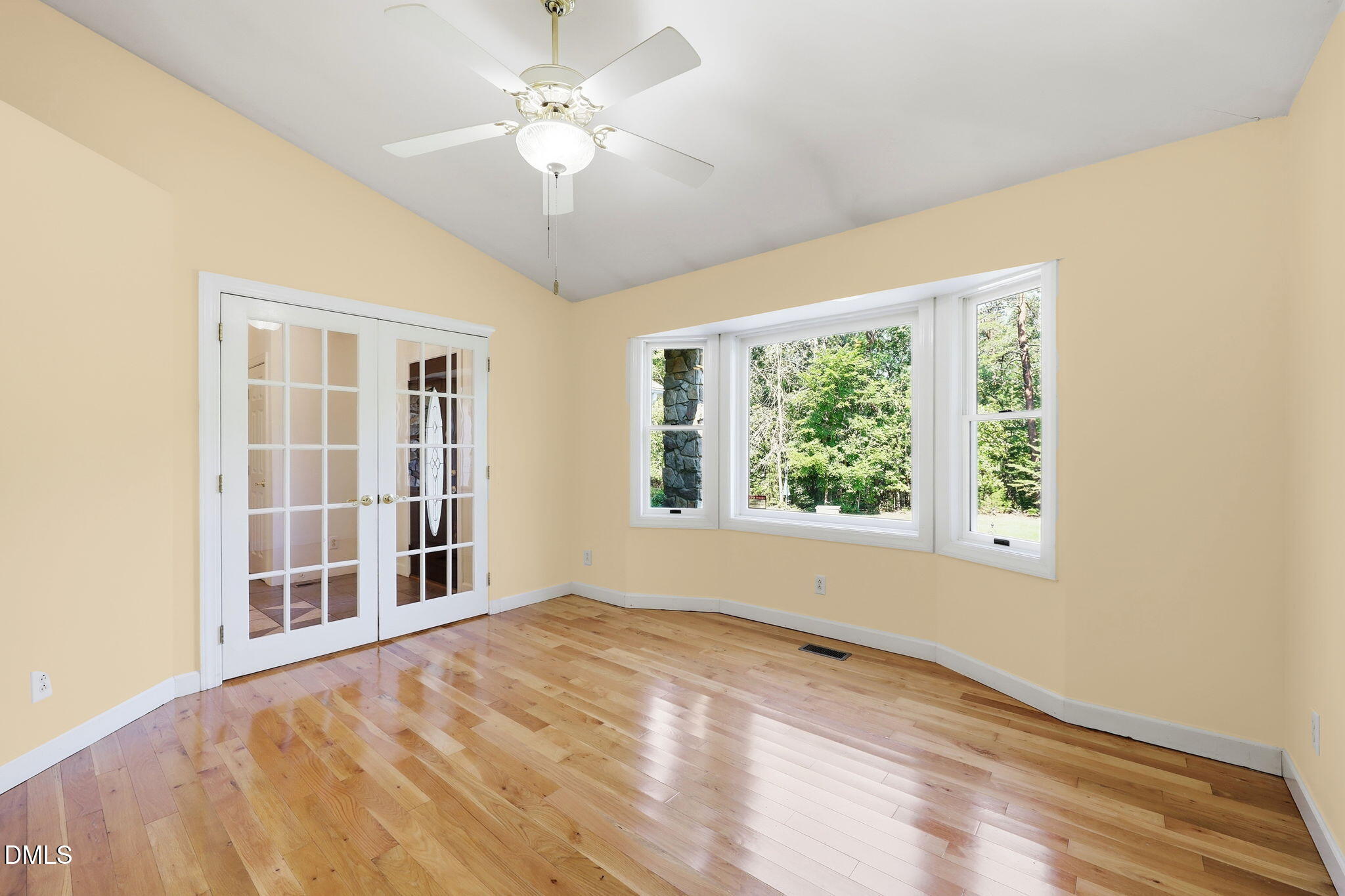 3744 Redbud Road Property Photo 5