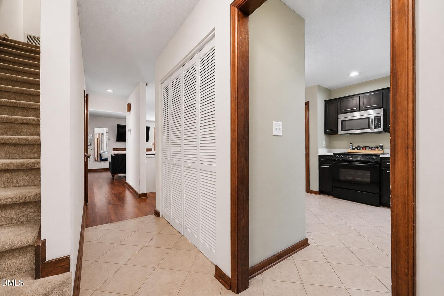 25 Willow Bridge Drive Property Photo 8