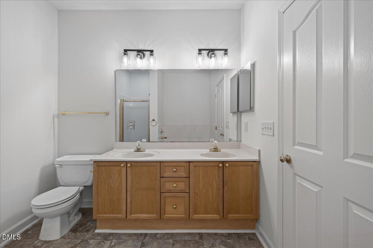 7647 Astoria Place Property Photo 11