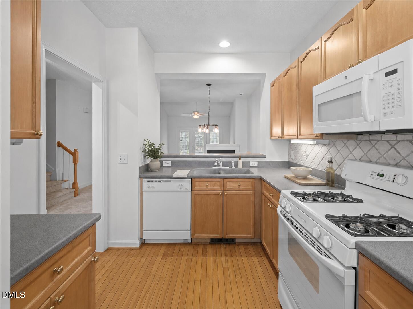 7647 Astoria Place Property Photo 15