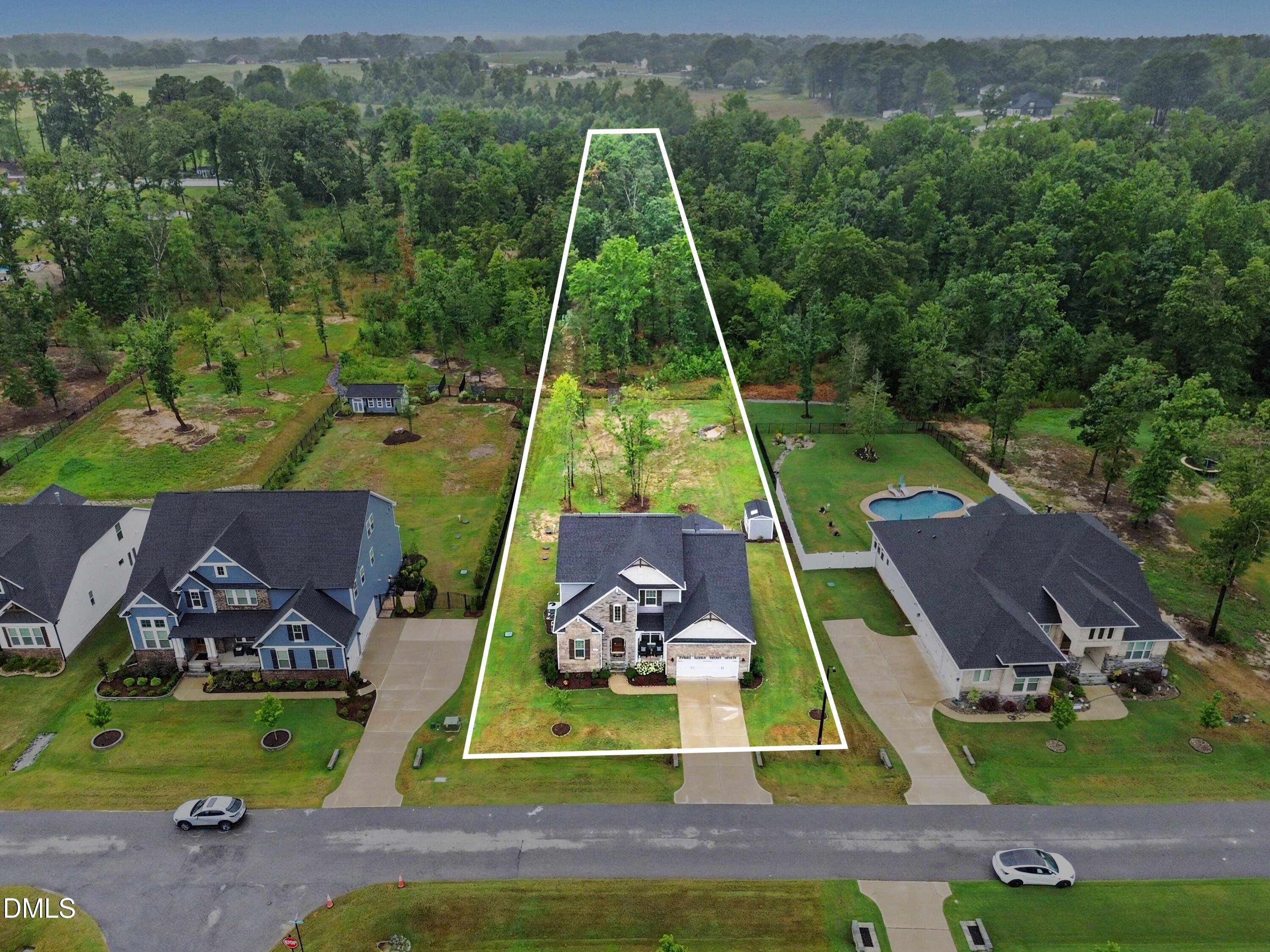188 Streamside Drive Property Photo 8