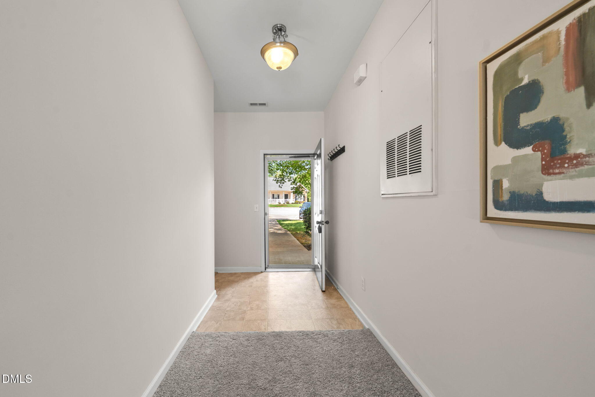 1012 Linen Drive Property Photo 3