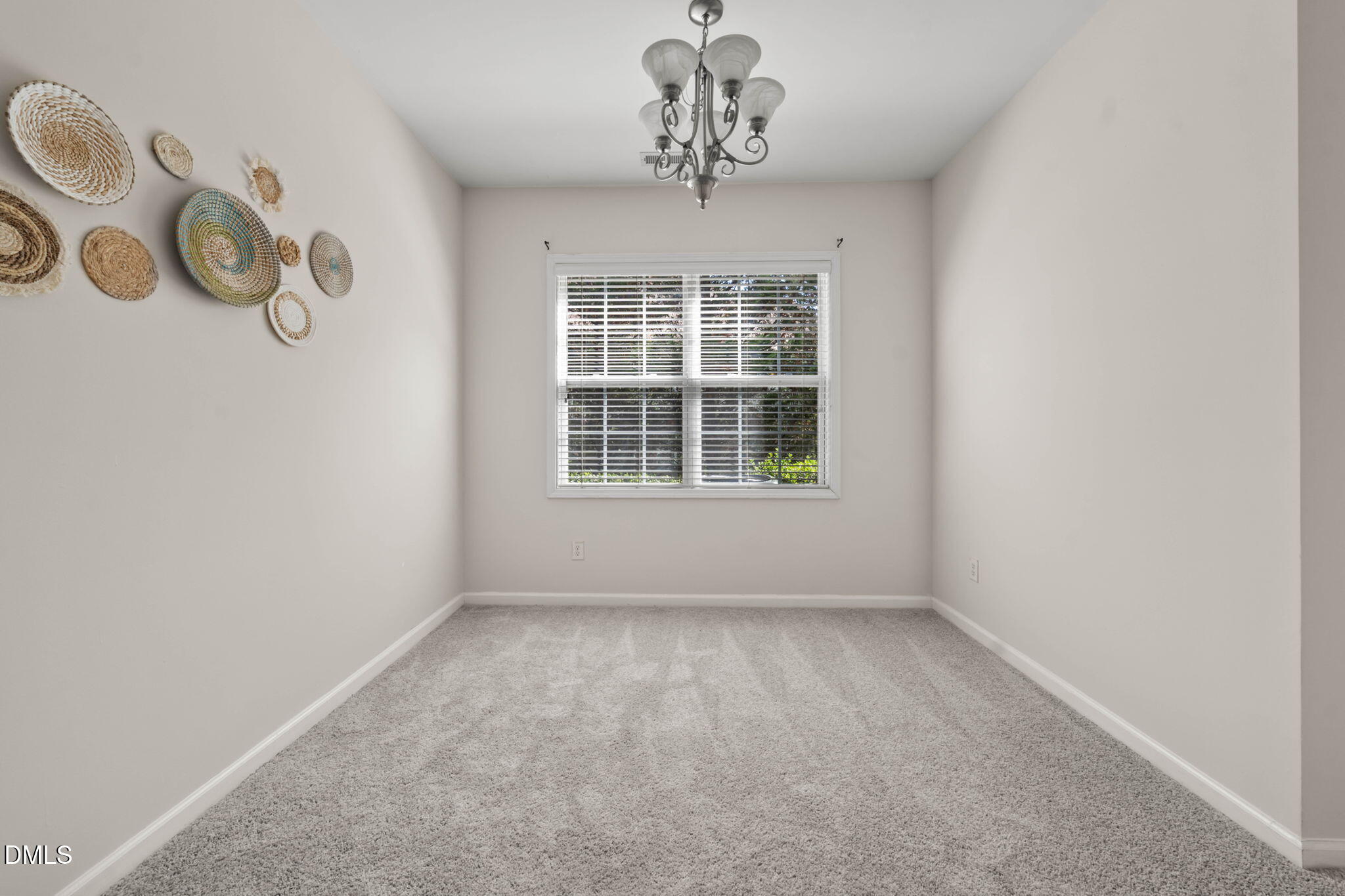 1012 Linen Drive Property Photo 5