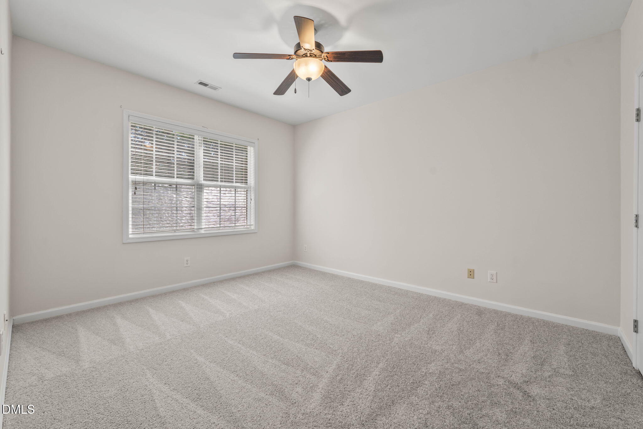 1012 Linen Drive Property Photo 6