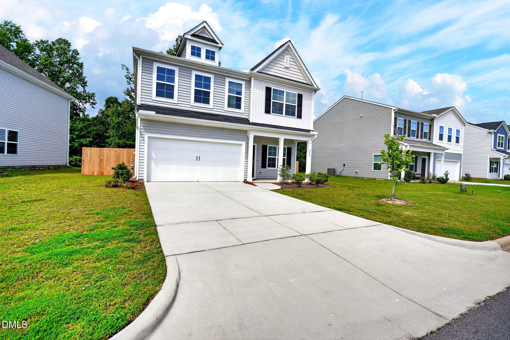 1020 Sumter Pointe Way Property Photo 2