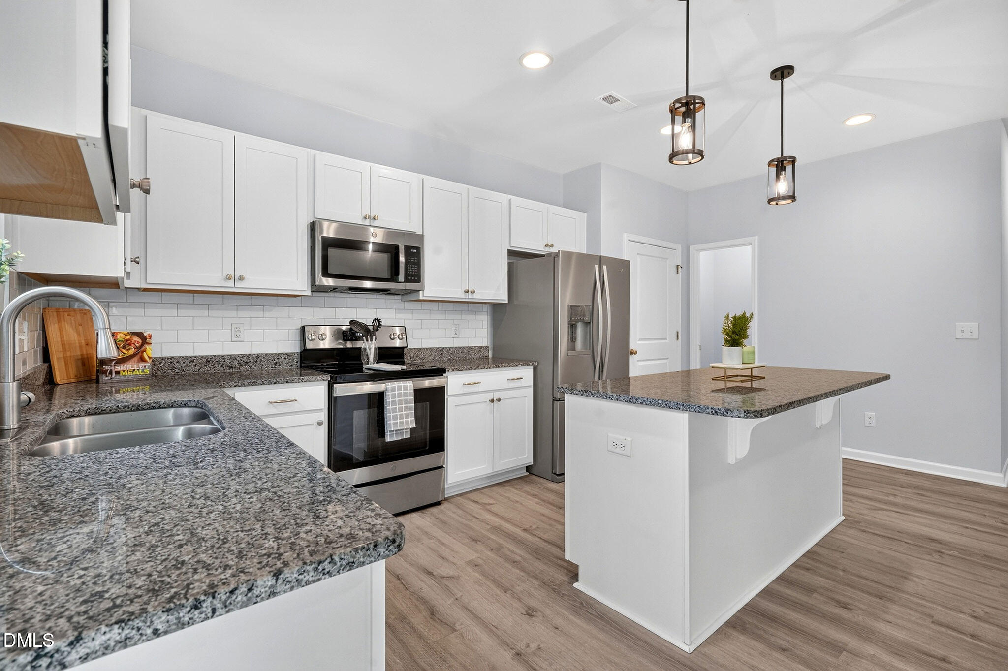 1020 Sumter Pointe Way Property Photo 7