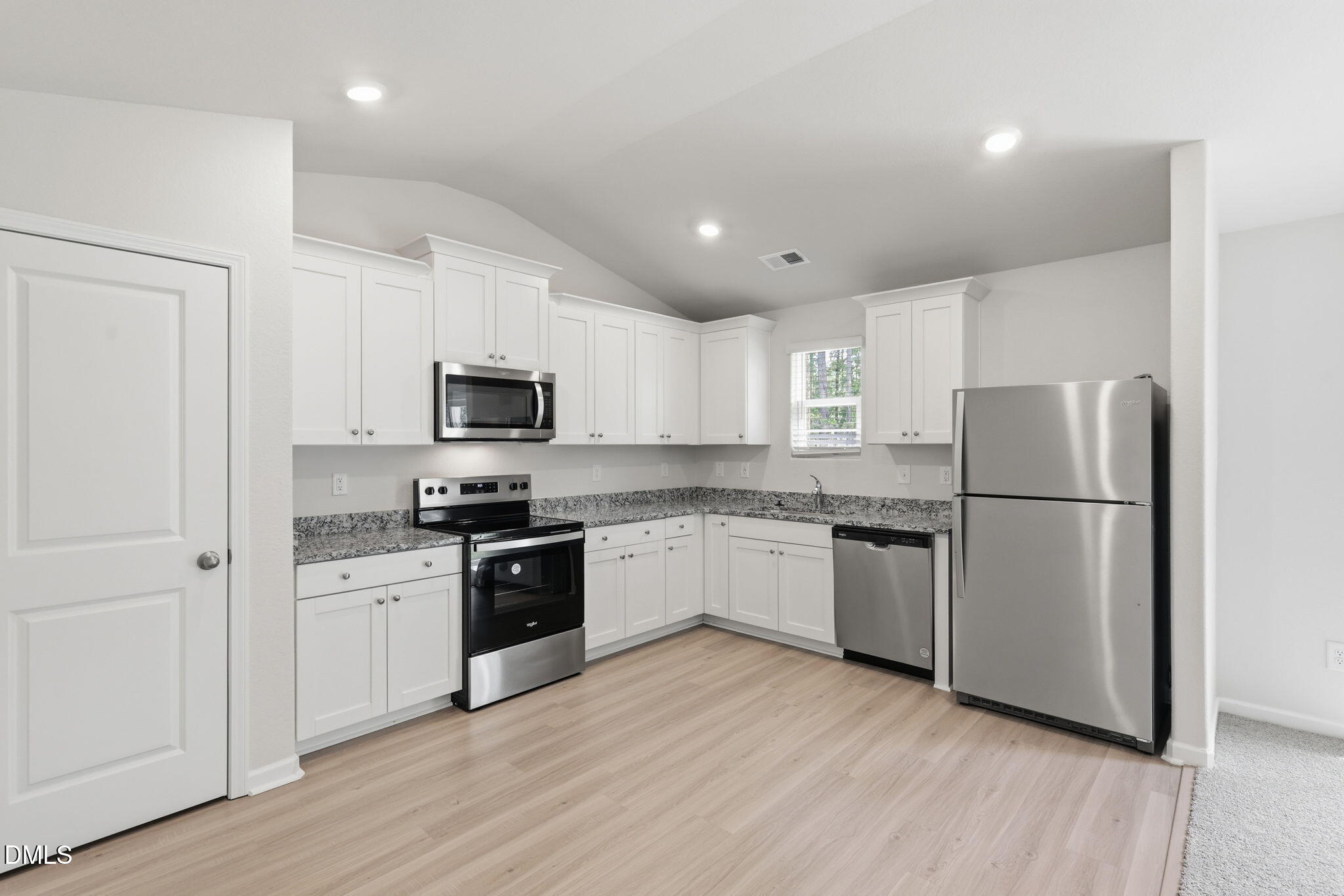180 Everglade Way Property Photo 13