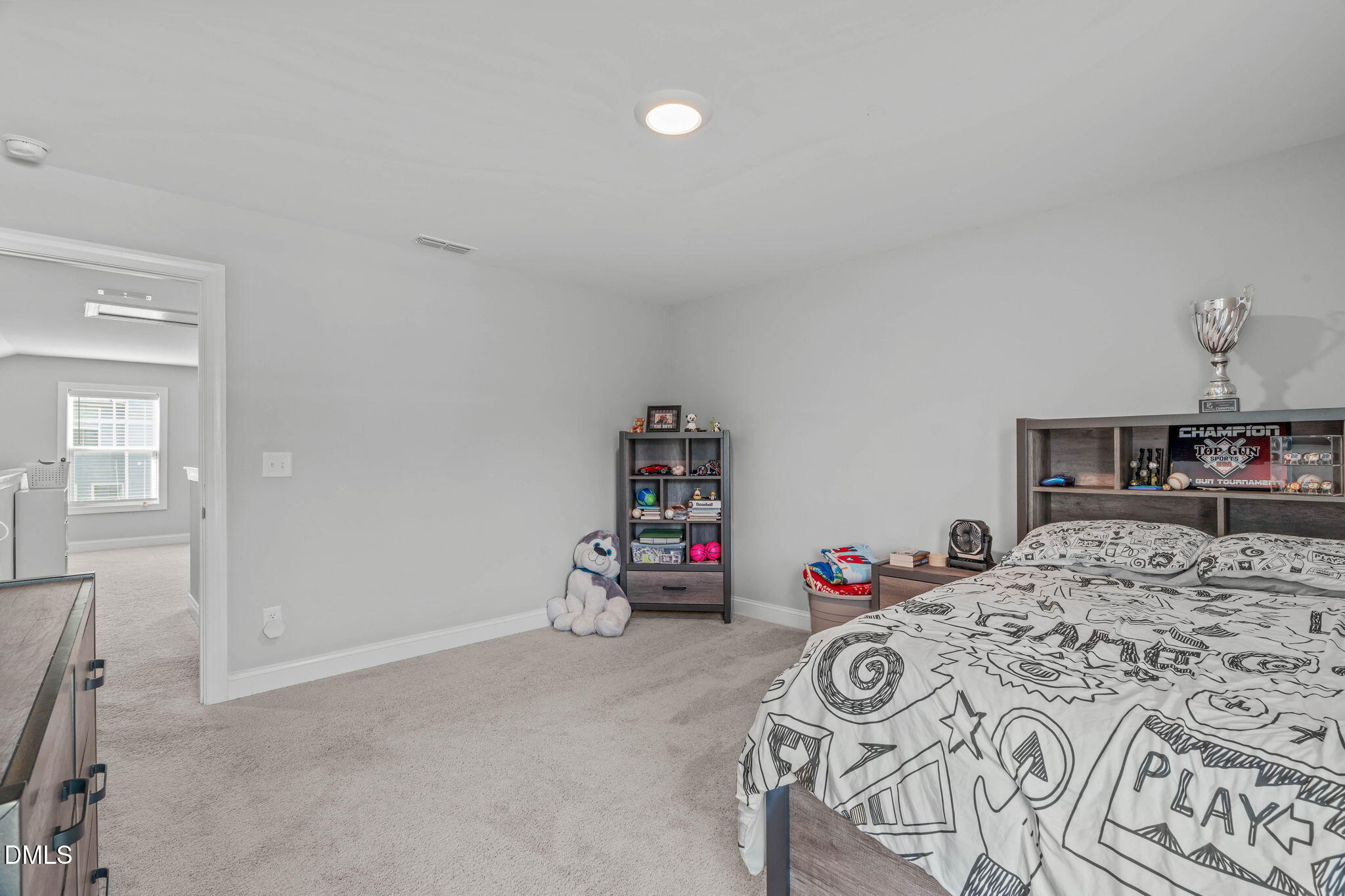 200 Sutherland Drive Property Photo 32